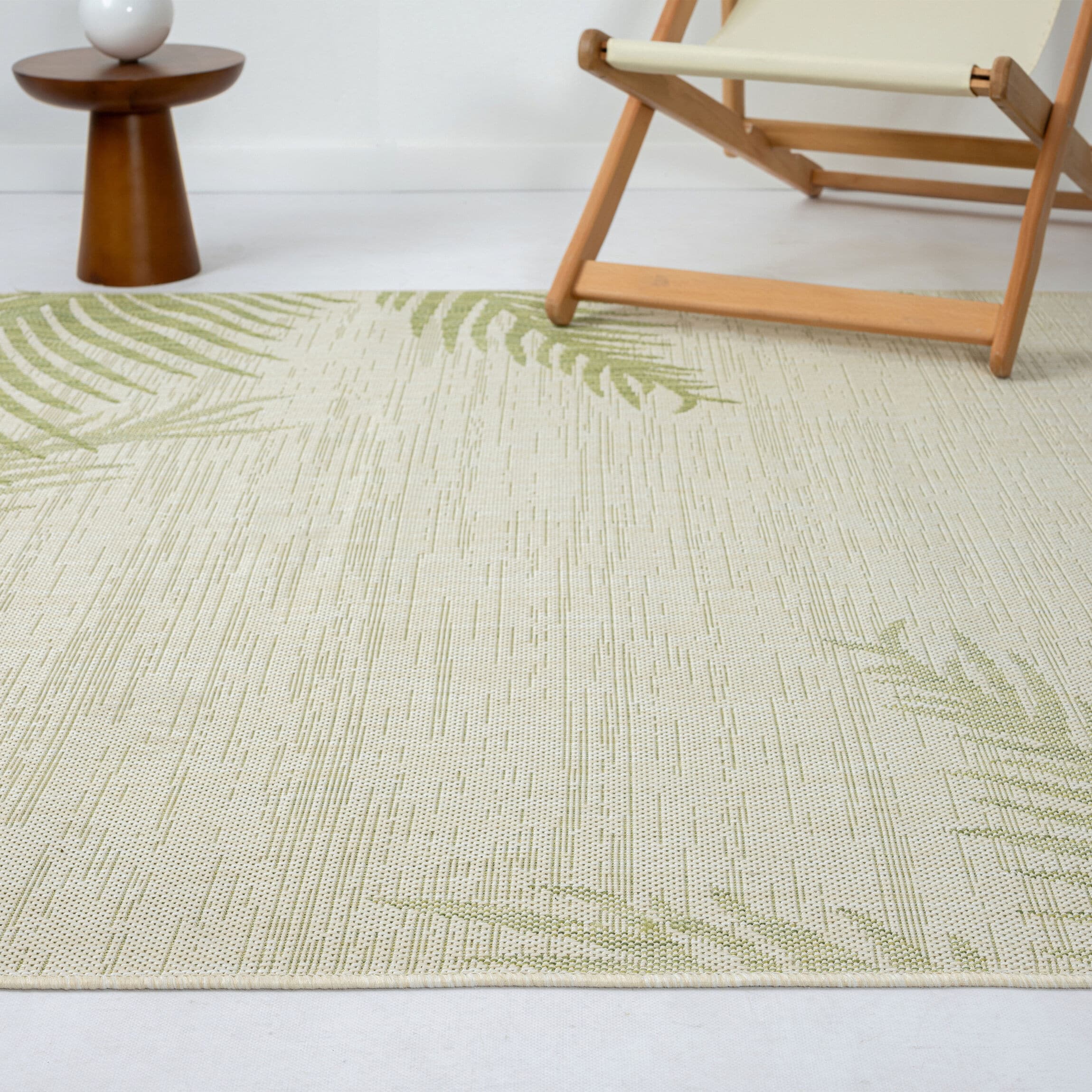 Coastal Charm Black Synthetic 5' x 7' Easy-Care Outdoor Rug