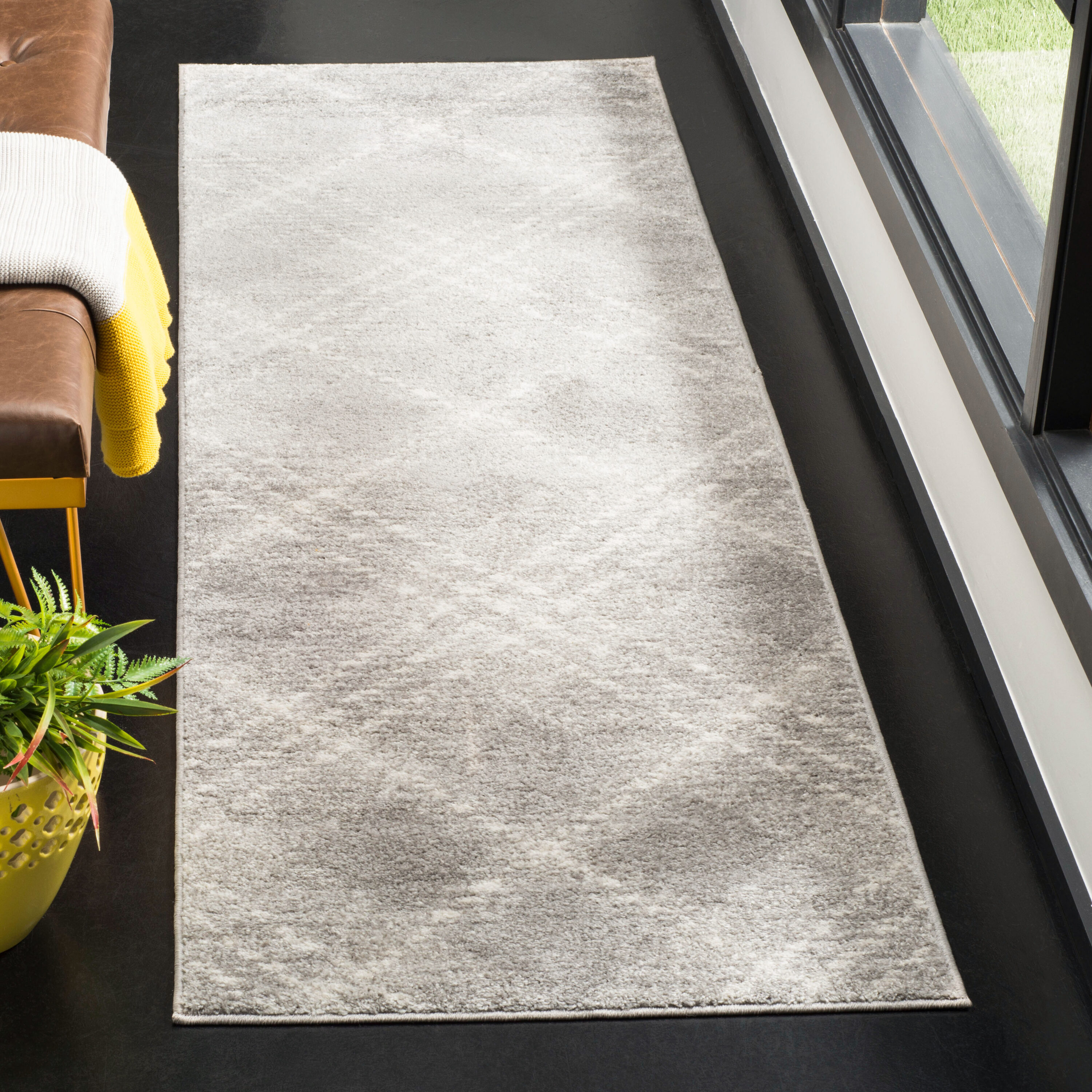 Adirondack 129 Light Grey Ivory 2ft-6in x 6ft Runner Rug