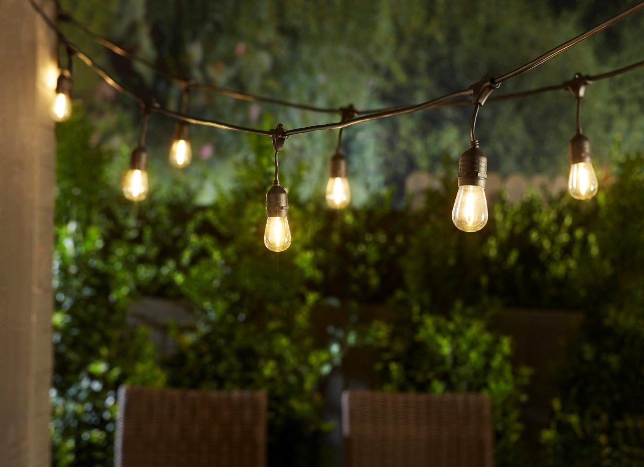 Harbor Breeze 24-ft Plug-in Black Outdoor String Light with 12 White-Light  LED Edison Bulbs