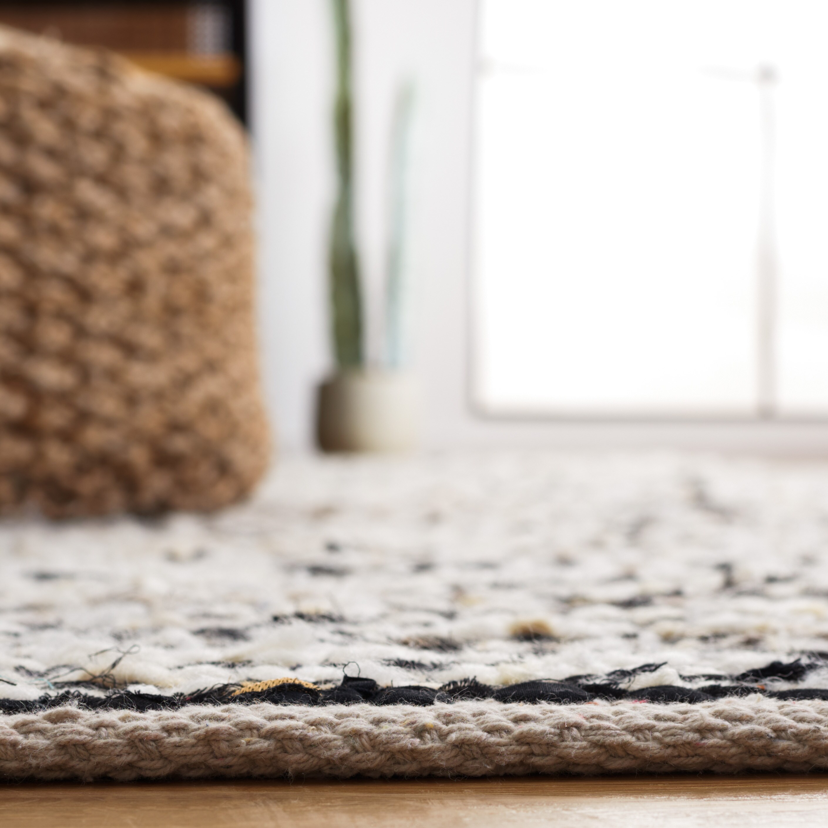 Safavieh NAT350Z-28 rugs - View #4