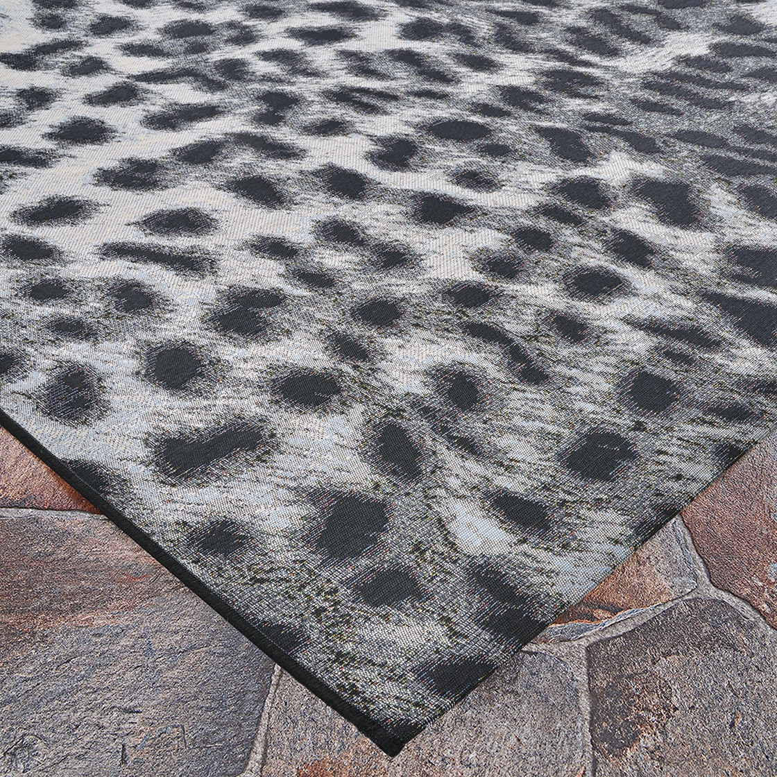 Dolce Ivory-Charcoal 2'3" x 3'11" Reversible Indoor/Outdoor Rug