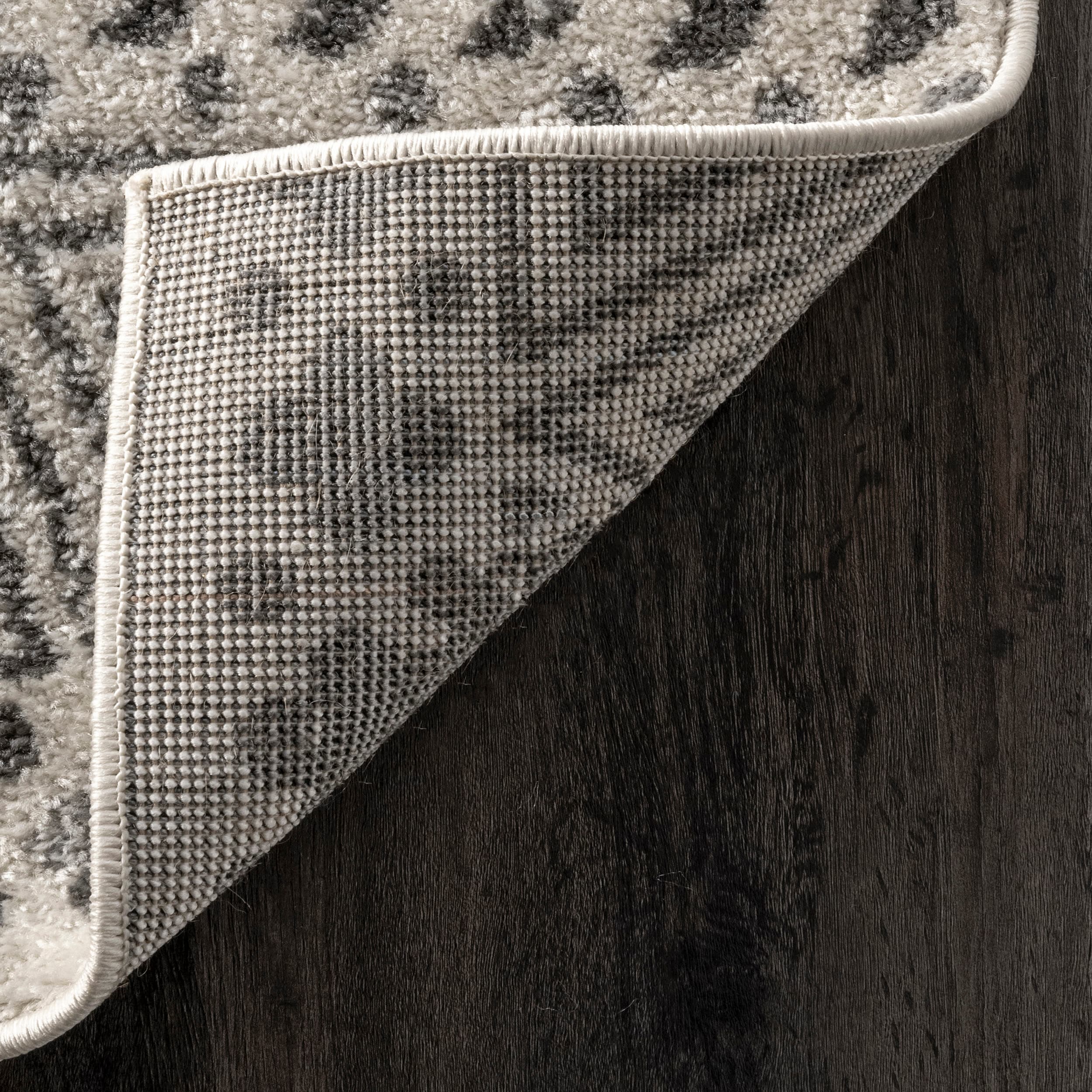 Reversible Easy-Care Gray Synthetic 3' x 5' Trellis Area Rug