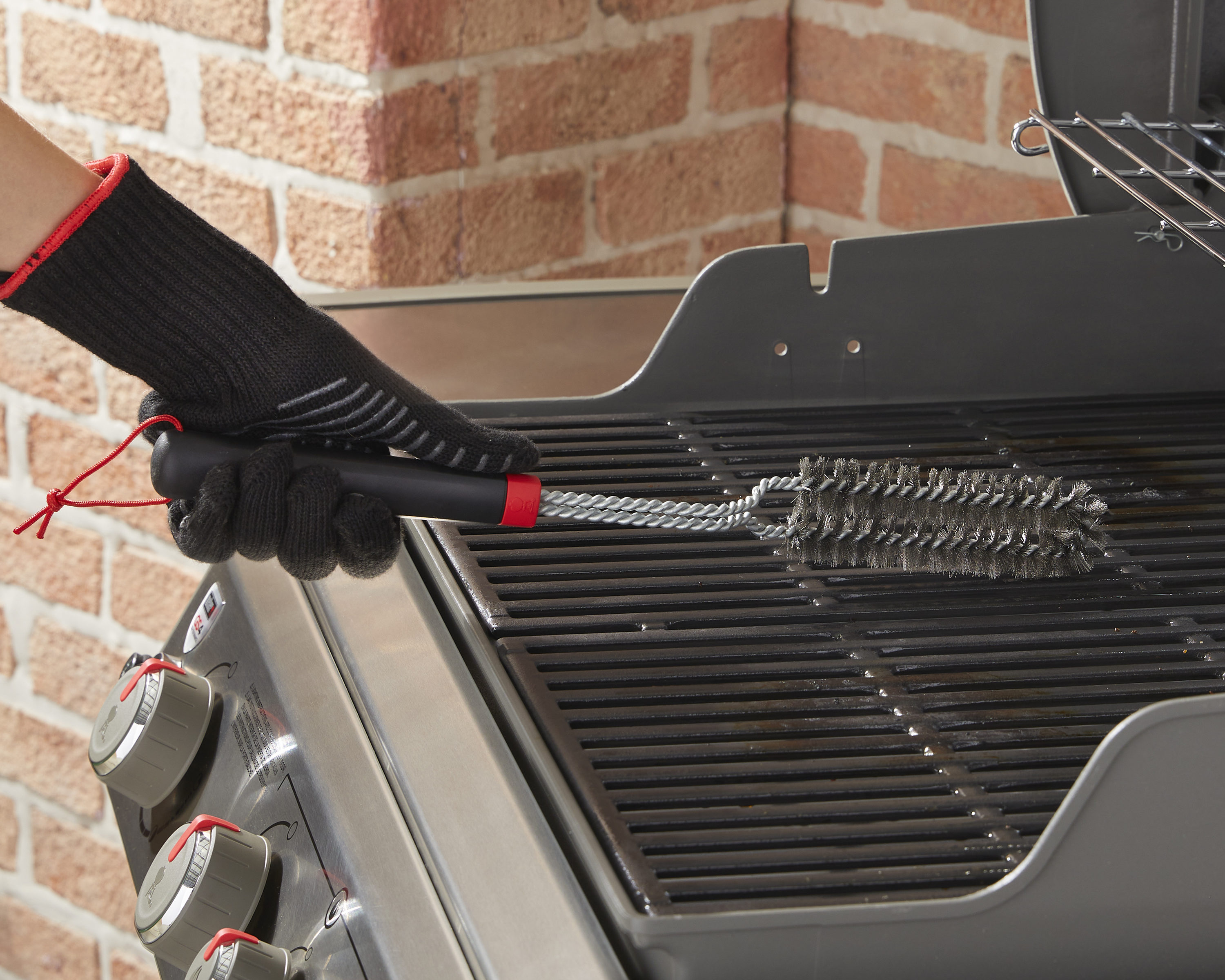 Weber Plastic 21.8-in Grill Brush in the Grill Brushes & Cleaning Blocks  department at