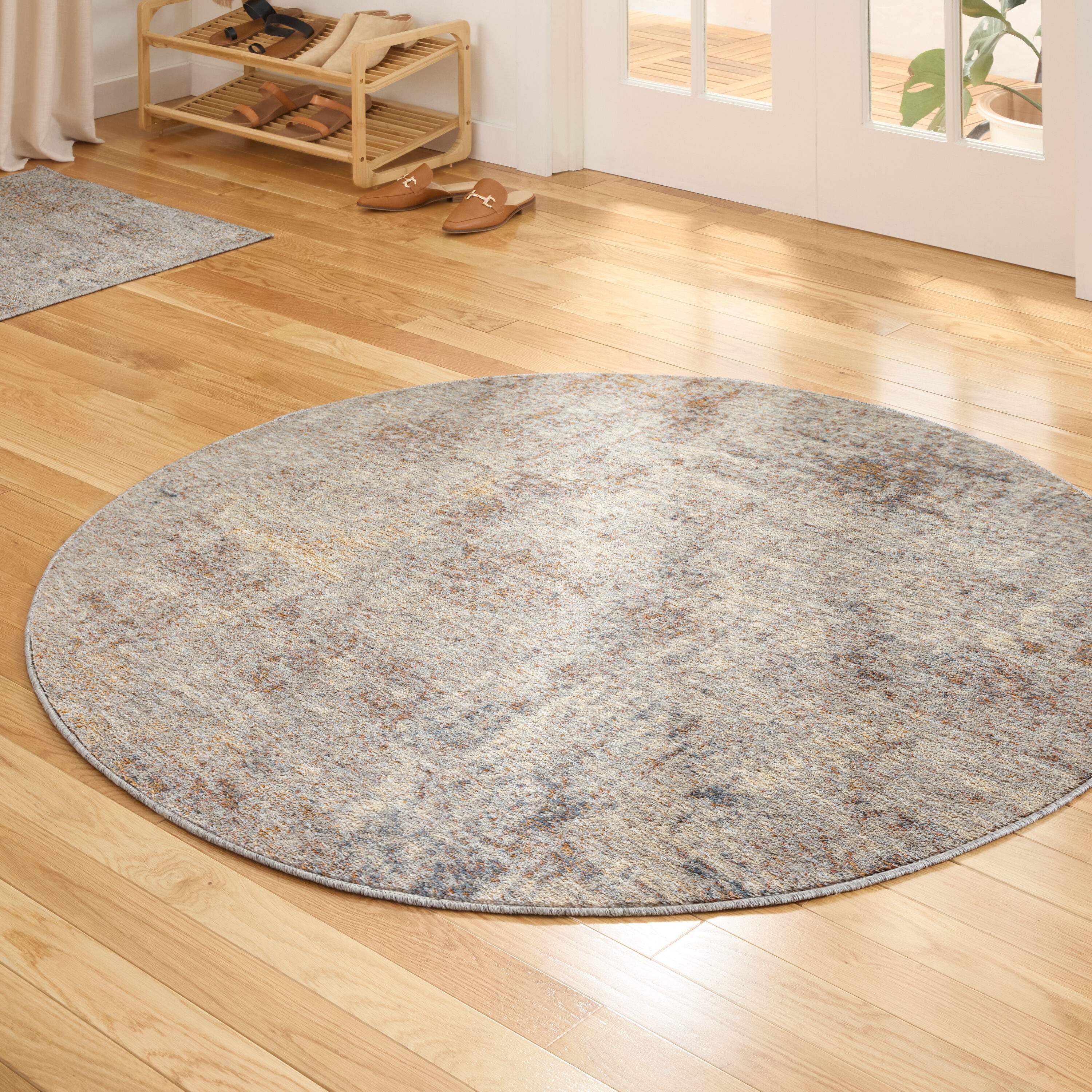 Outlet 5 foot round beige rug