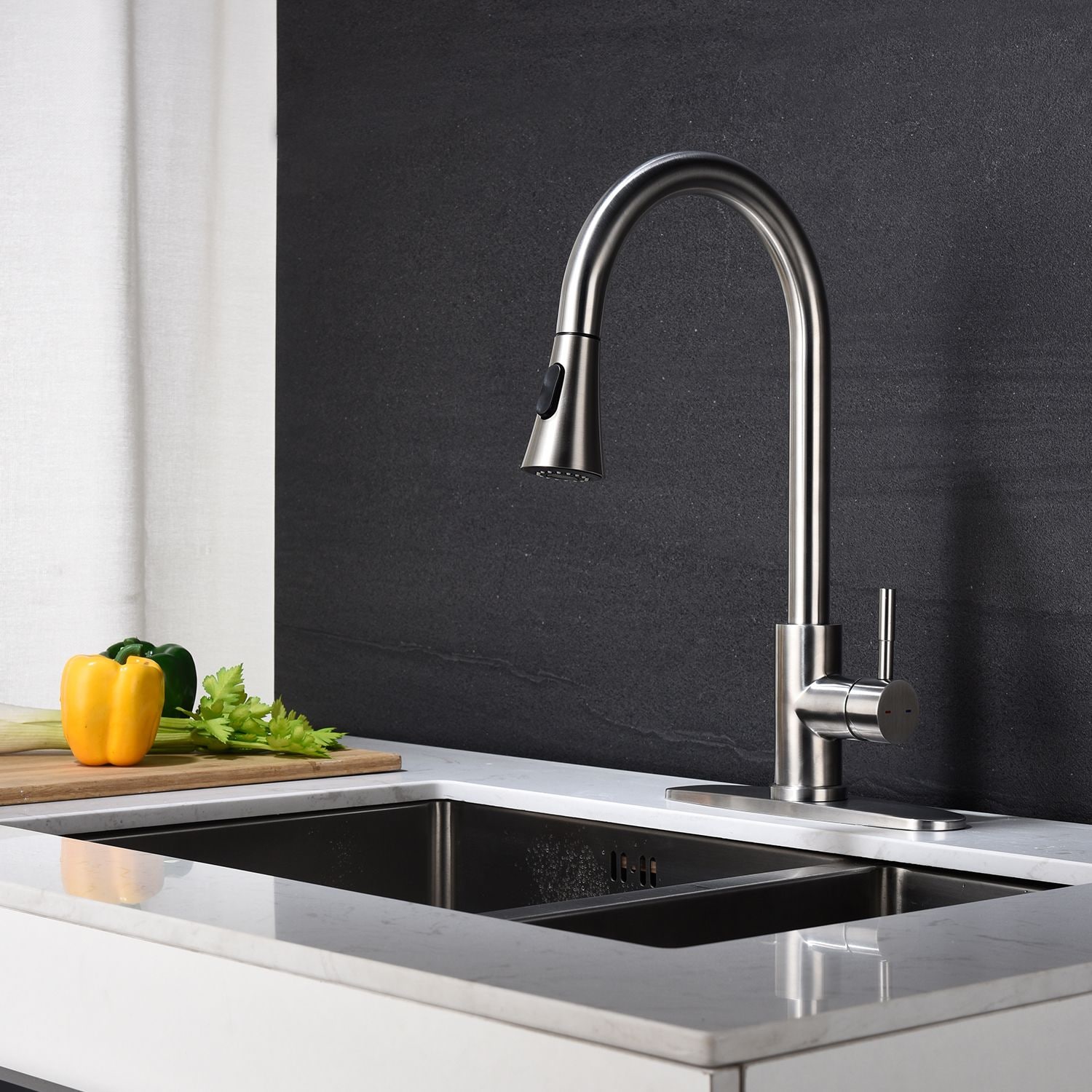 Tahanbath Kitchen Faucet with Pull Out Spraye