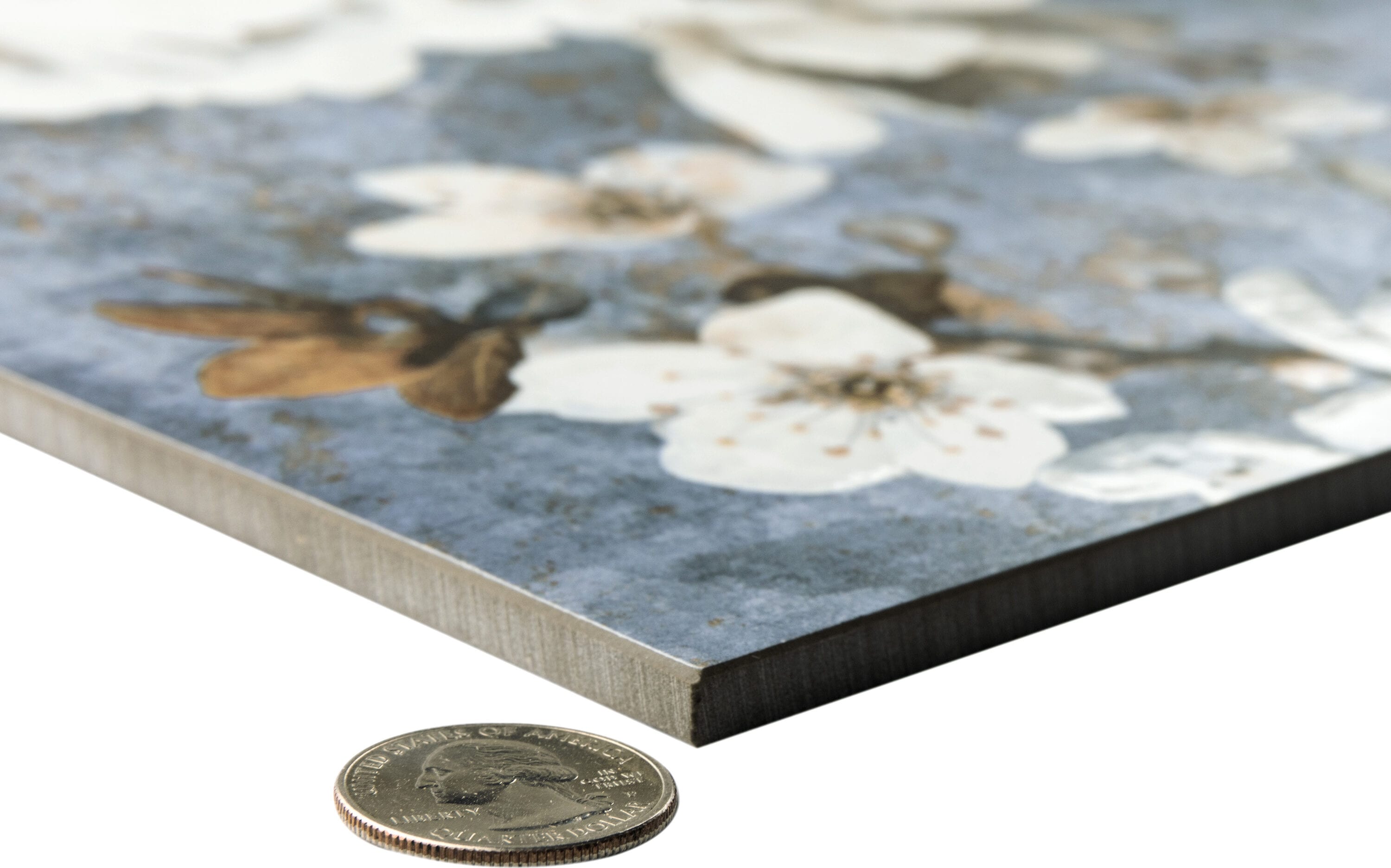 Parete Setoso Large Blue and White Glazed Porcelain Floral Tile