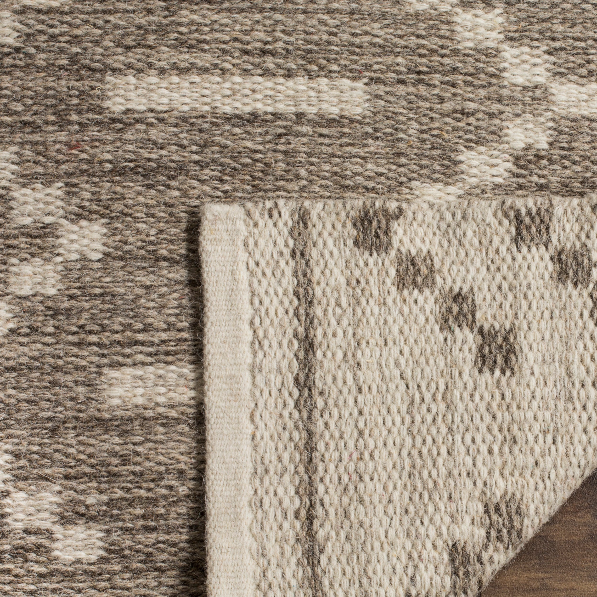 Nomadic Essence Handwoven Grey & Ivory Wool 8' x 10' Area Rug