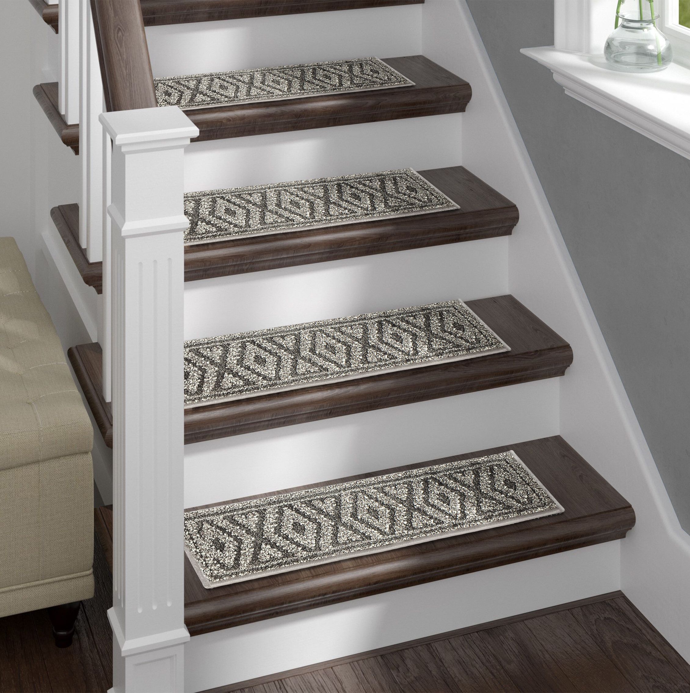 The Sofia Rugs STAIR-73A-DG-5 Non-Slip Carpets (Set of 5) Staır Treads Shag 1 x 2 (ft) Polypropylene White/Gray Rectangular Indoor Geometric Machine washable Stair tread rug