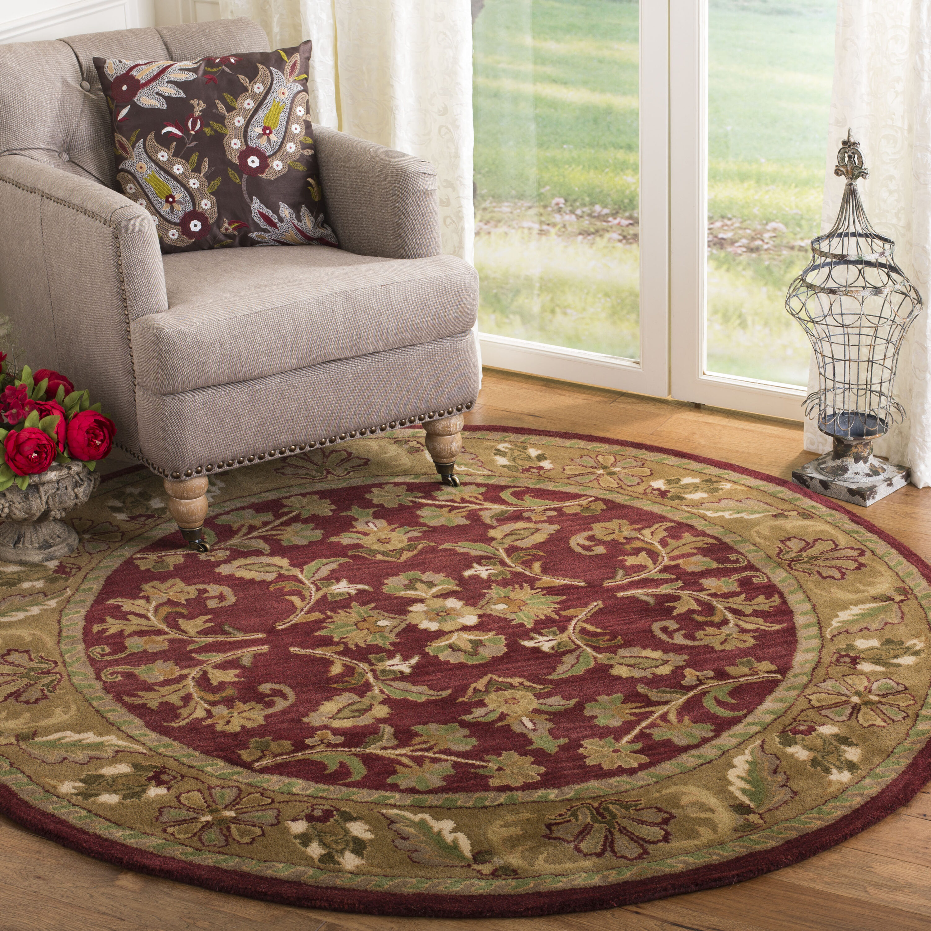  Chadwick Red/Gold Traditional 6ft x 6ft Round Rug