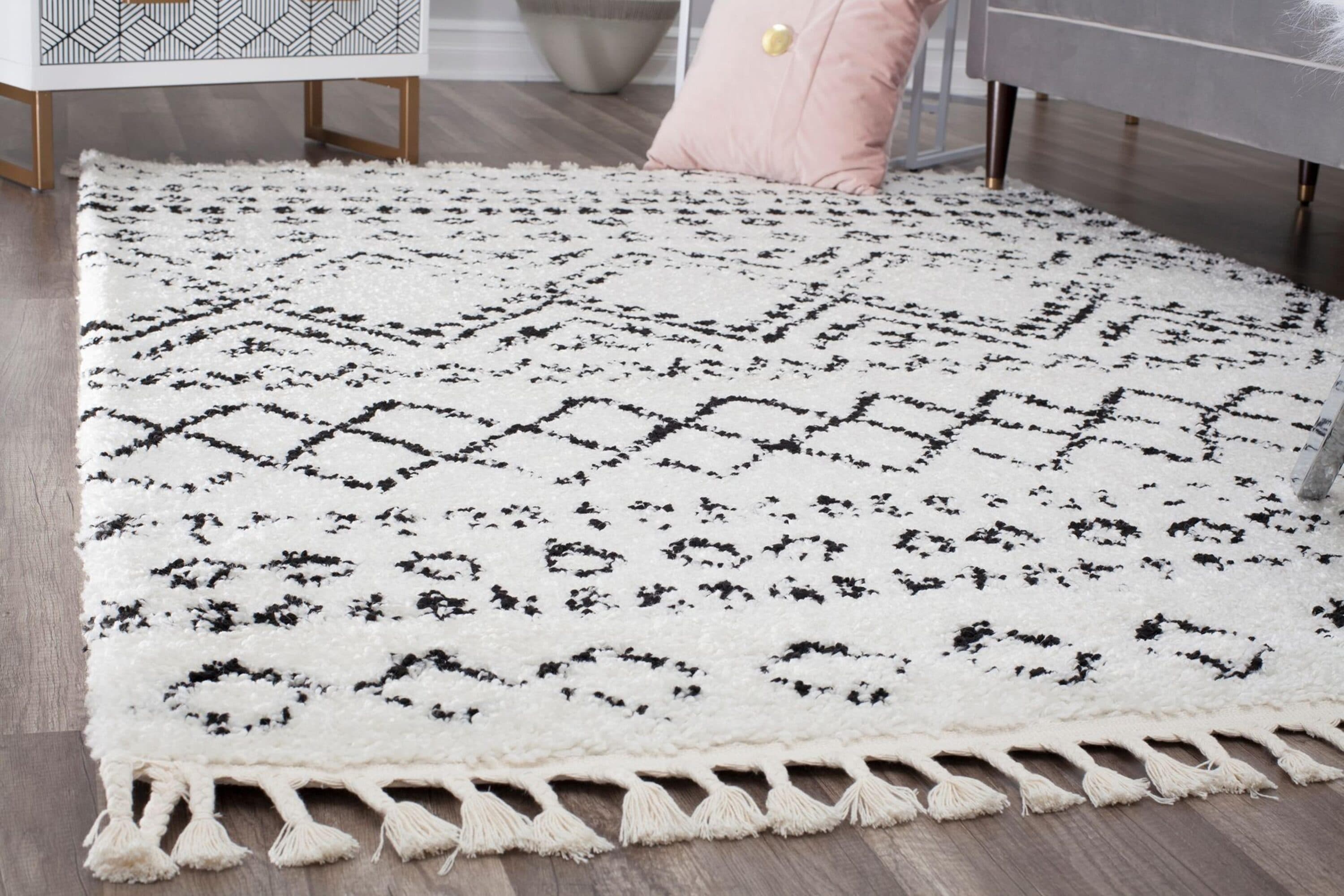 Whisper White 5' x 7' Shag Synthetic Area Rug
