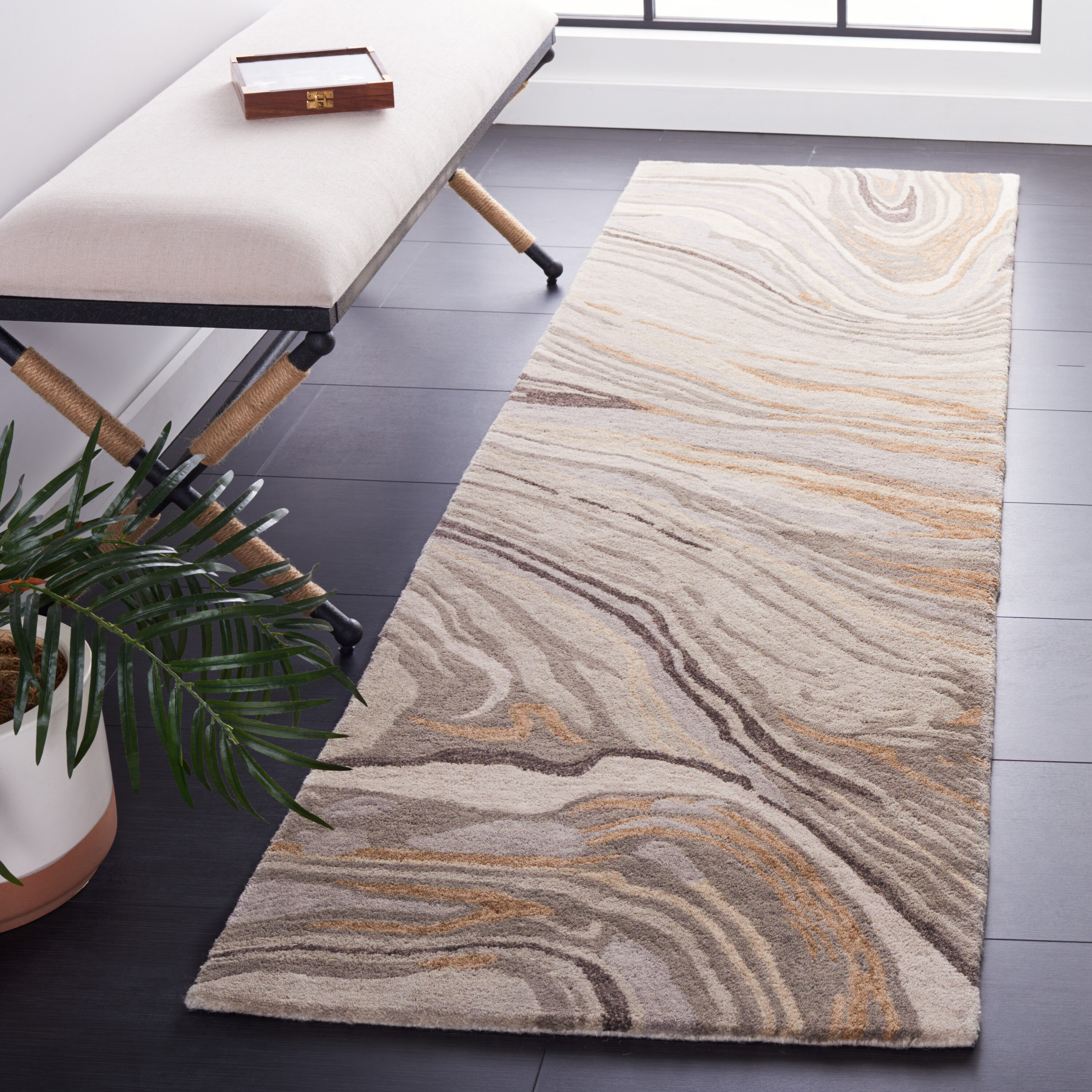  Soho 678 Beige/Gray Contemporary 2ft-3in x 8ft Runner Rug