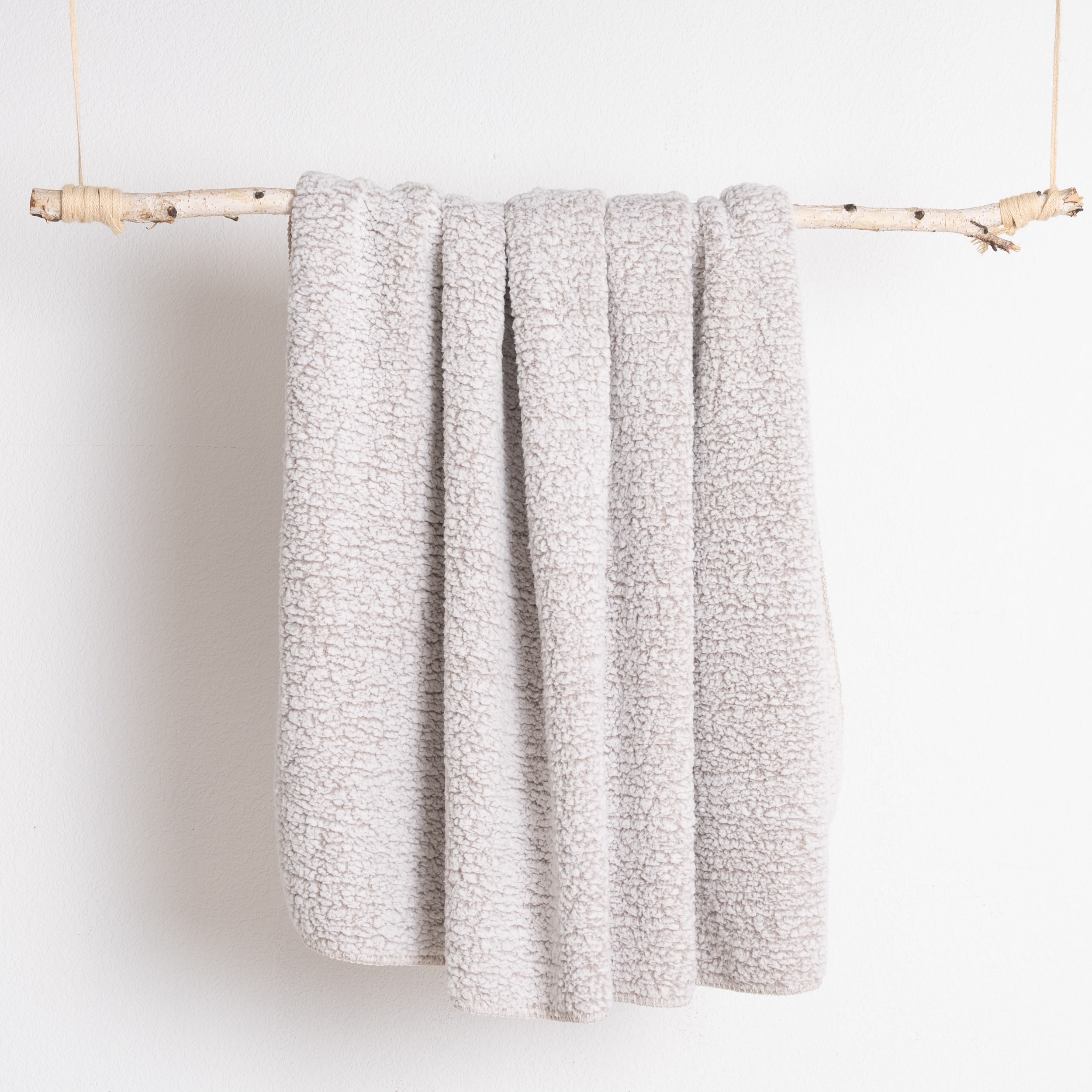 FRESHMINT 202004T04 Heather Cozy Sherpa Gray 50-in x 60-in Polyester Throw