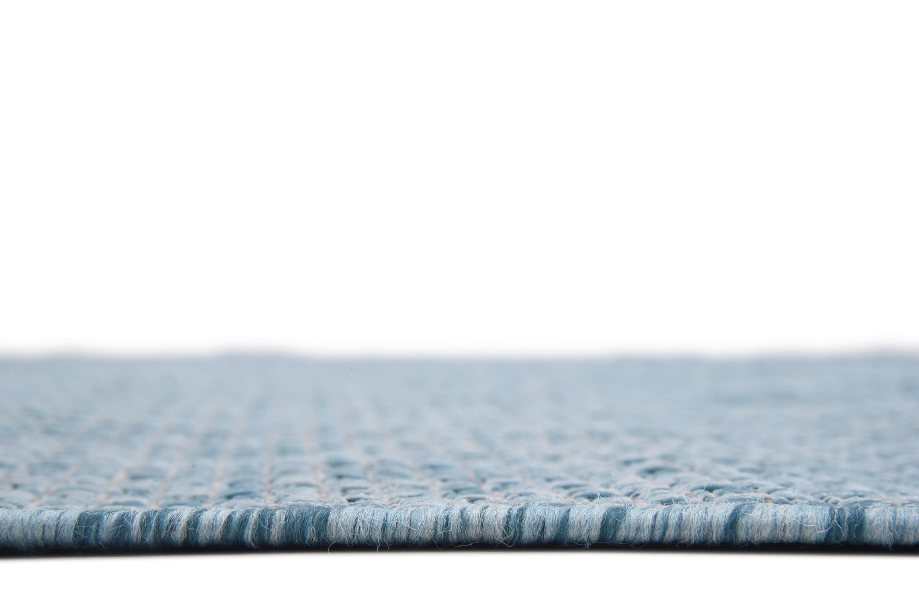 Aquamarine Easy-Care Synthetic 5' x 8' Outdoor Rug