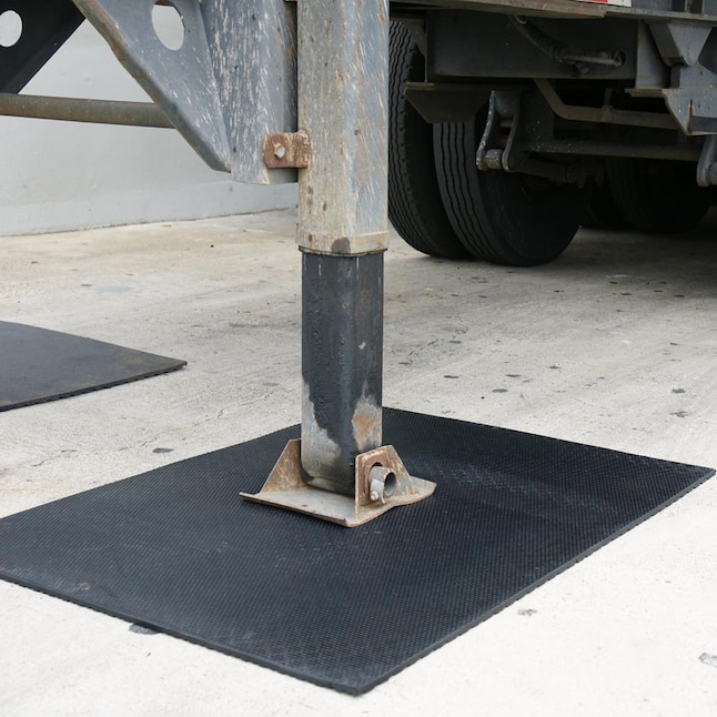 Rubber-Cal Maxx-Tuff 1/2 in x 36 in x 48 in Black Heavy Duty Rubber Floor Protection Mat