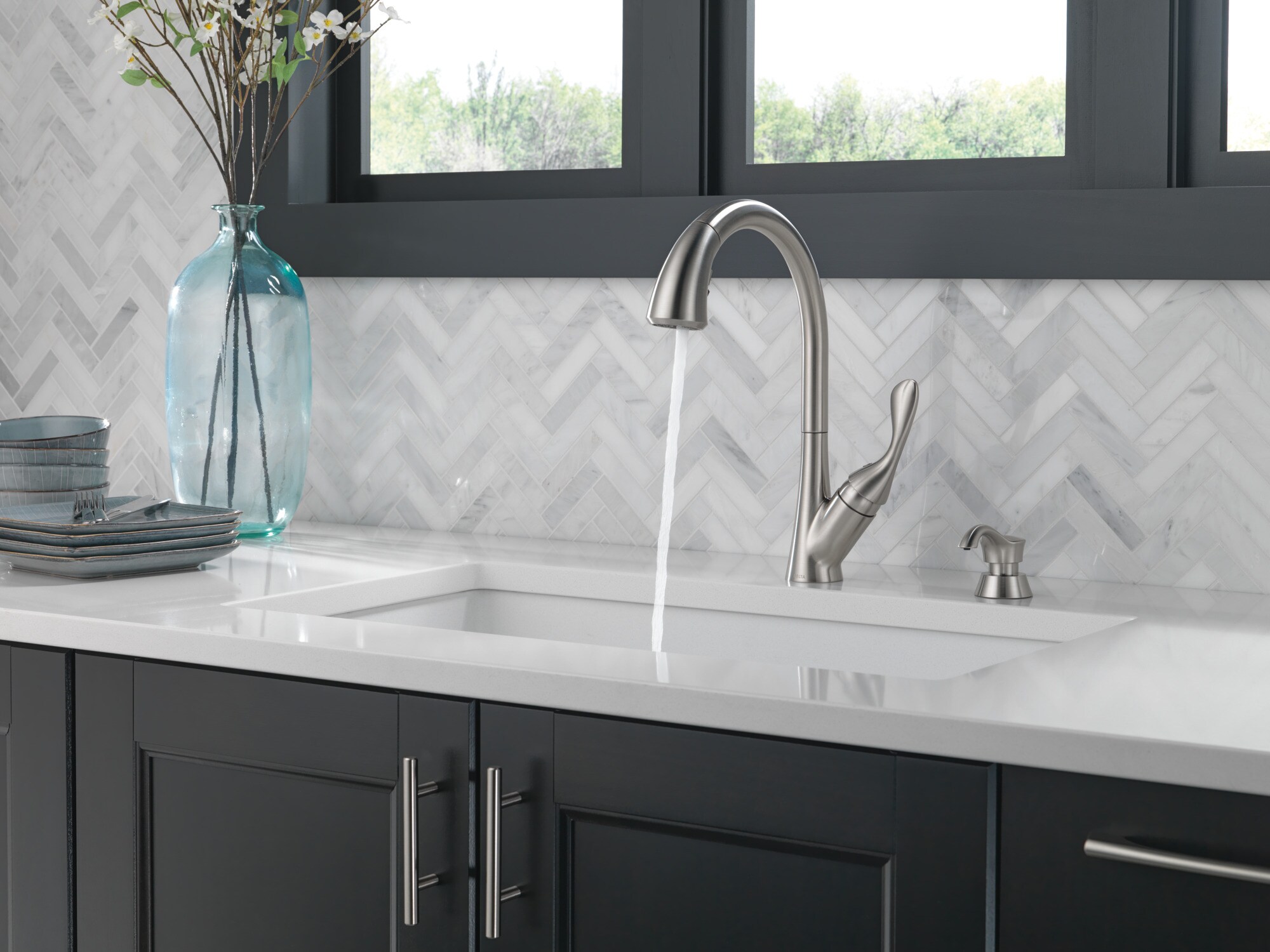 Stainless Steel Modern Pull-Down Kitchen Faucet with Spray