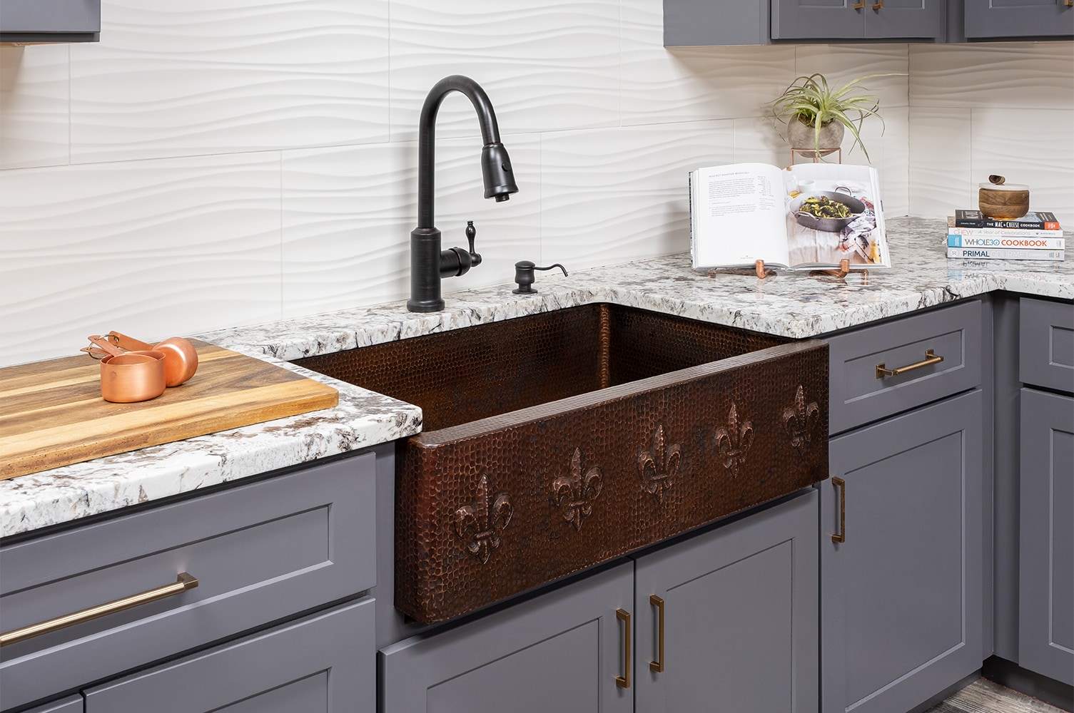 All-in-One Farmhouse Apron-Front Copper 33 in. 0-Hole Single Basin Kitchen Sink in Oil Rubbed Bronze