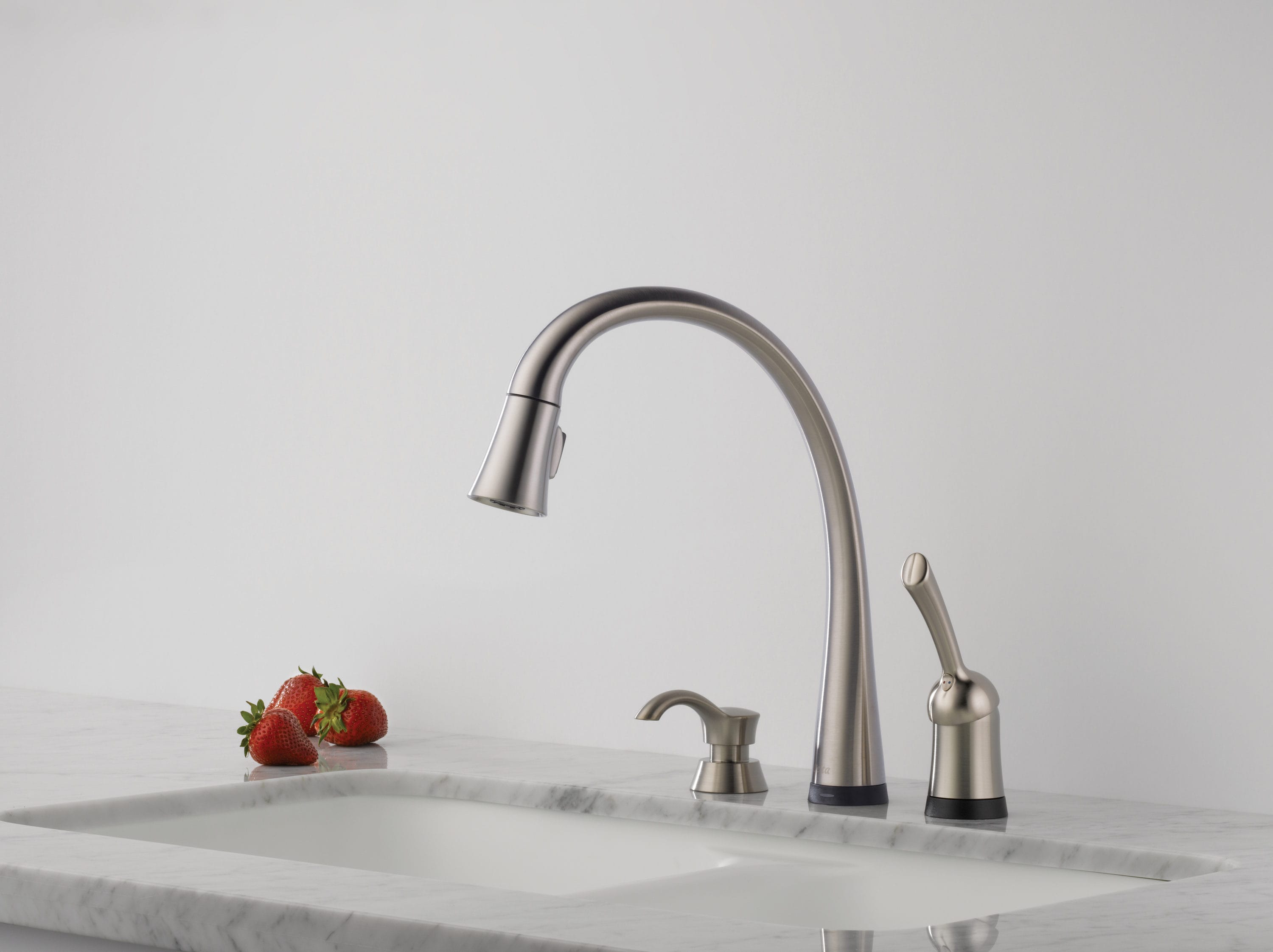 Delta Pilar Touch2O Stainless Single Handle Pull-down Kitchen Faucet ...