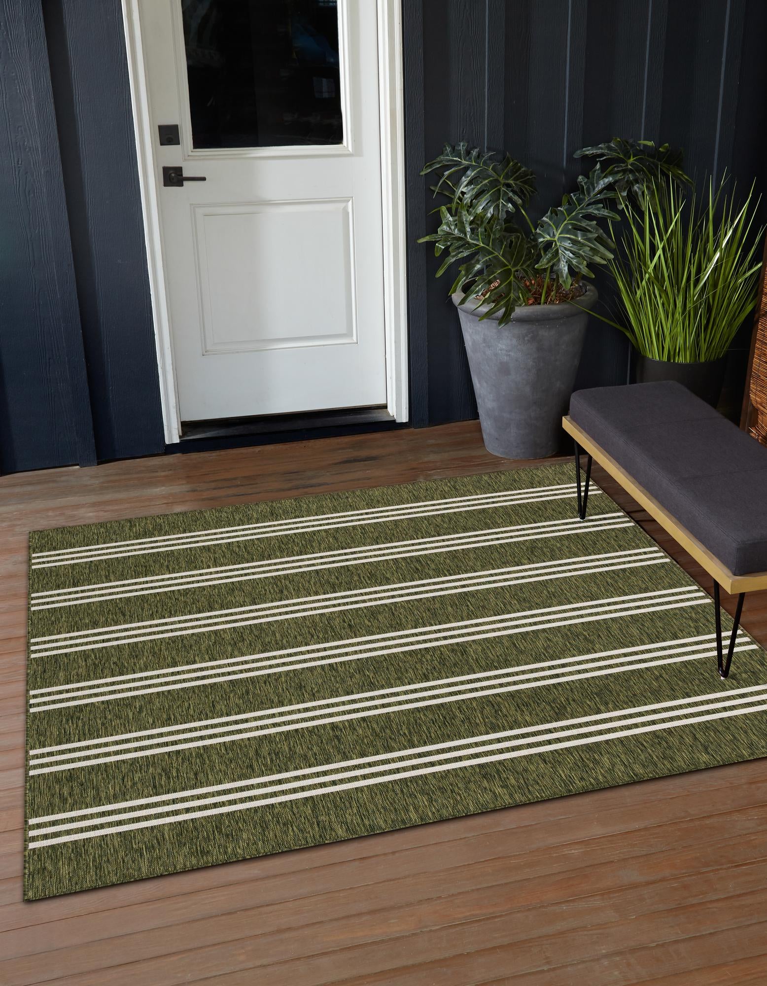 Unique Loom 3152729 Jill Zarin Outdoor 8 x 8 (ft) Loomed Polypropylene Green Square Indoor/Outdoor Stripe Area rug
