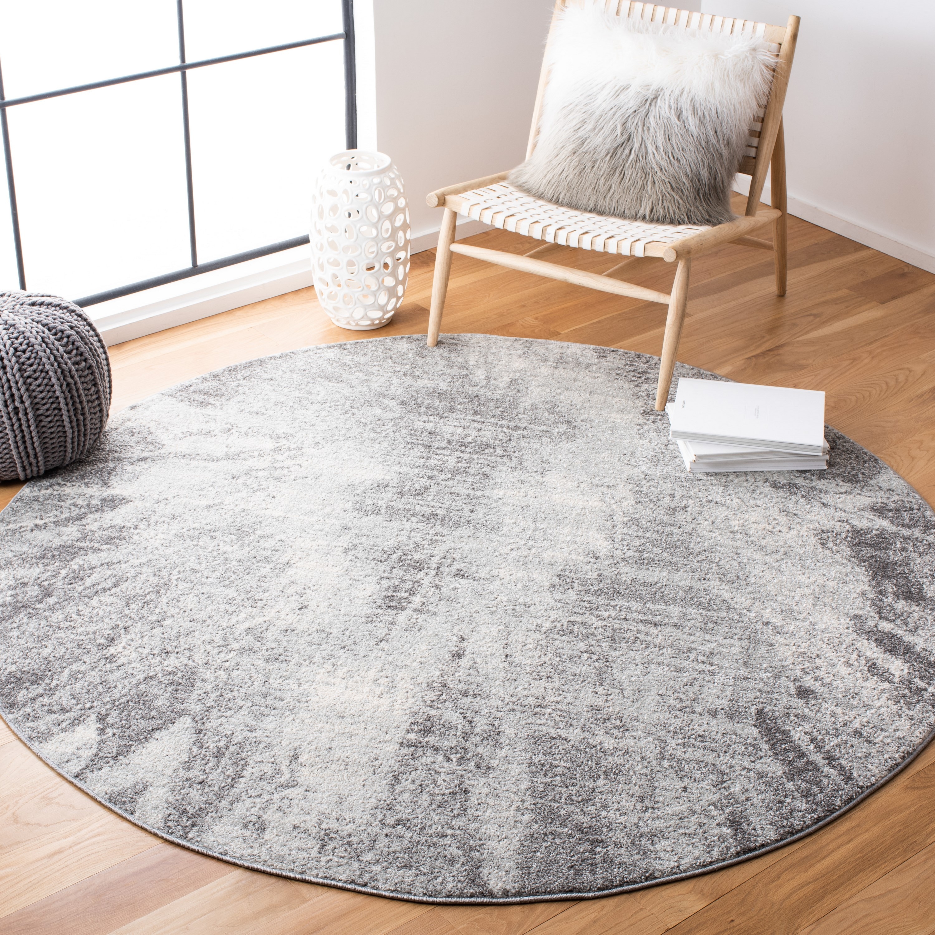 Safavieh TUL228A-5R Tulum Avdotja 5 x 5 (ft) Loomed Polypropylene Ivory/Gray Round Indoor Distressed/Overdyed Bohemian/Eclectic Area rug