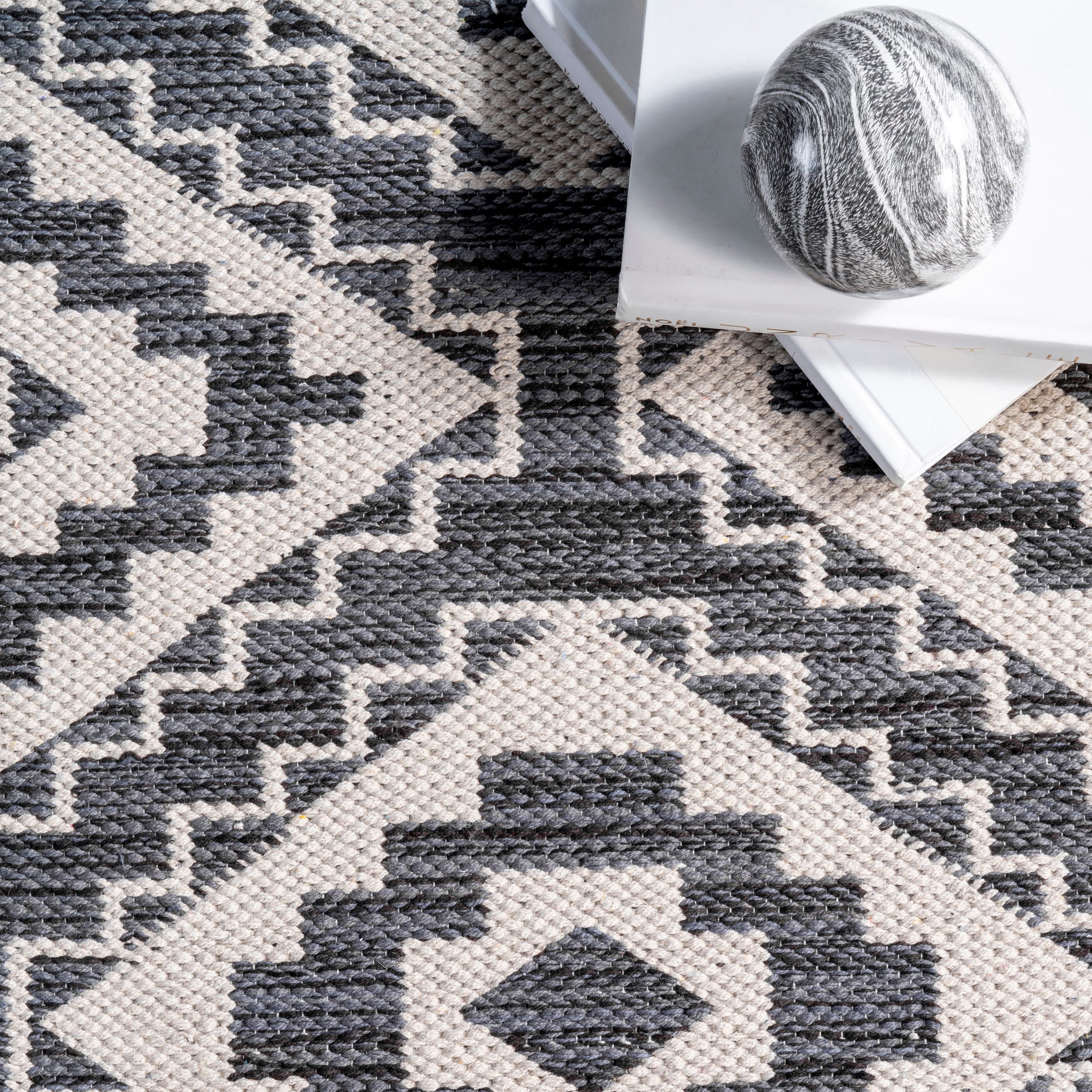 Gray and White Geometric Cotton Rectangular Area Rug, 3' x 5'