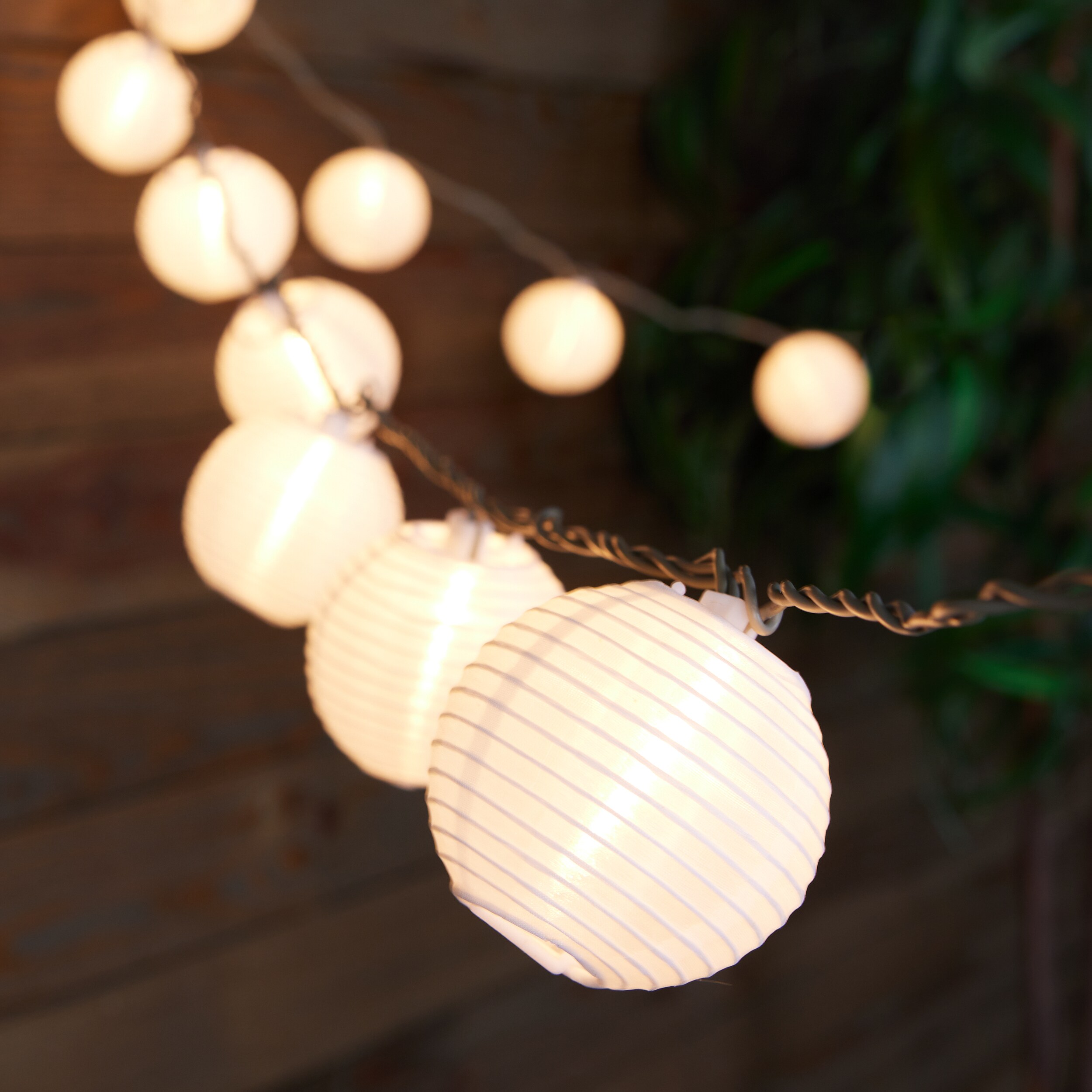 Harbor Breeze 8.6-ft Plug-in White Indoor/Outdoor String Light with 10  White-Light Incandescent Mini Bulbs in the String Lights department at