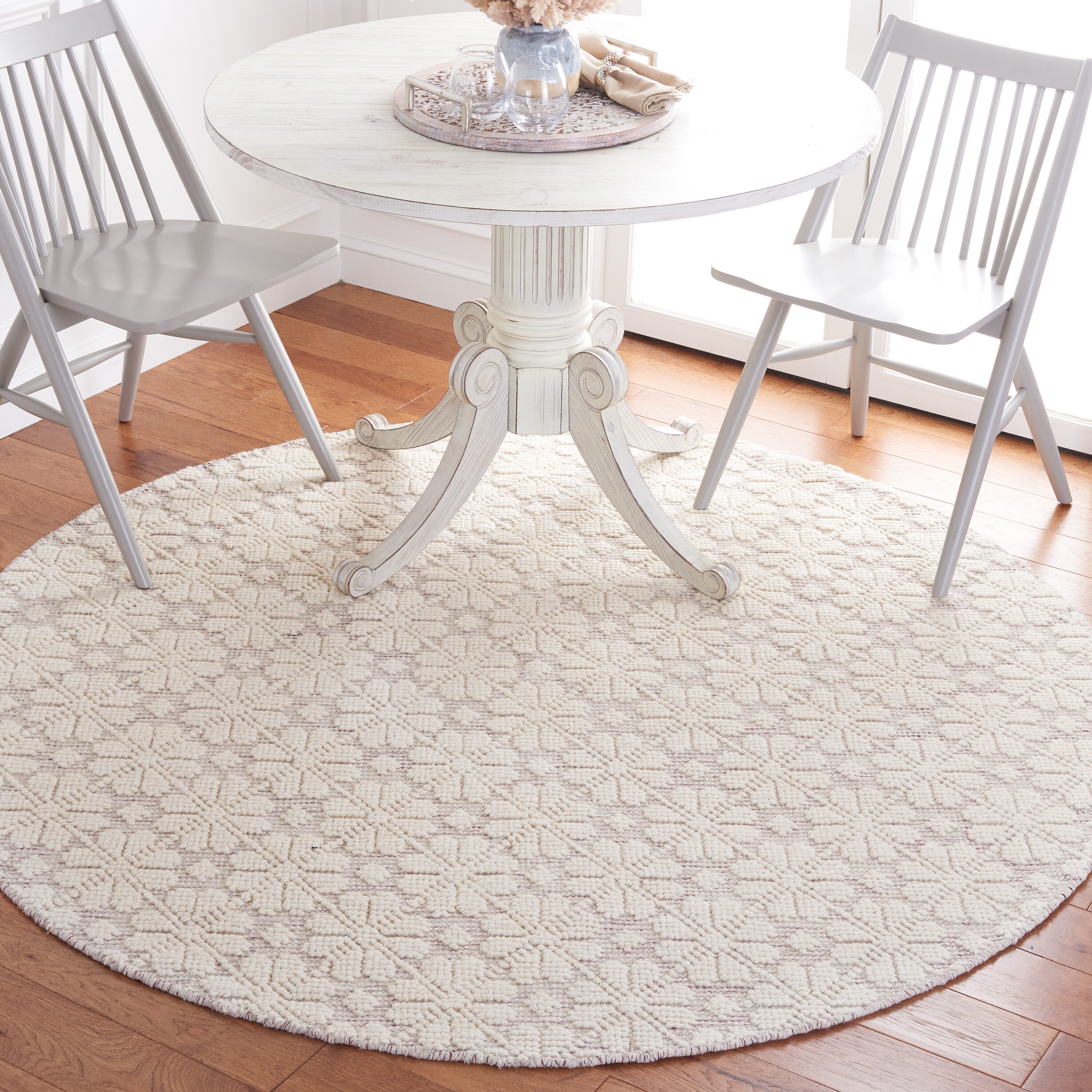 Safavieh Vermont 303 Ivory/Red Traditional 6ft x 6ft Round Rug in the ...
