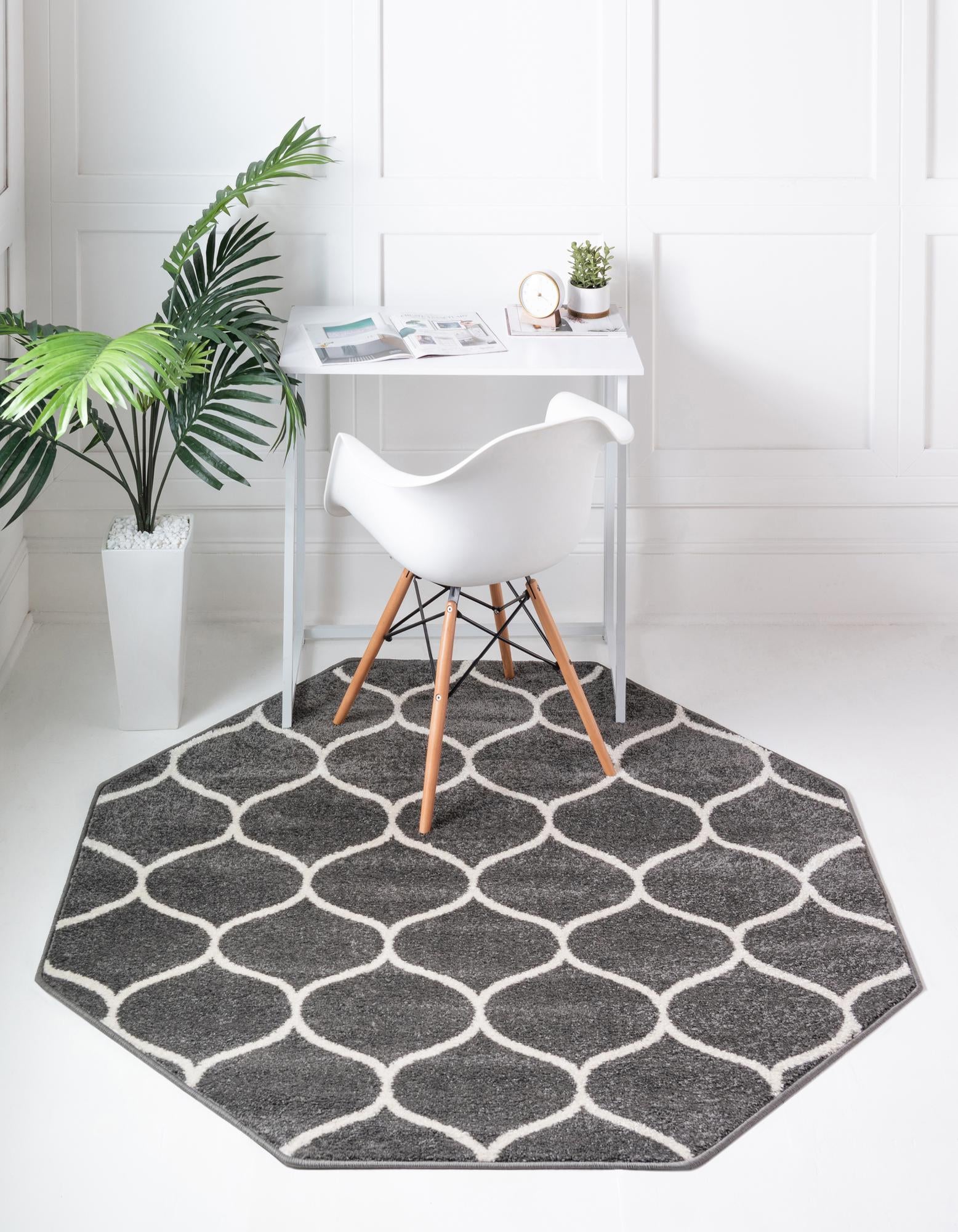 Unique Loom 3151642 Trellis Frieze 5 x 5 (ft) Loomed Polypropylene Dark Gray Octagonal Indoor Trellis Area rug