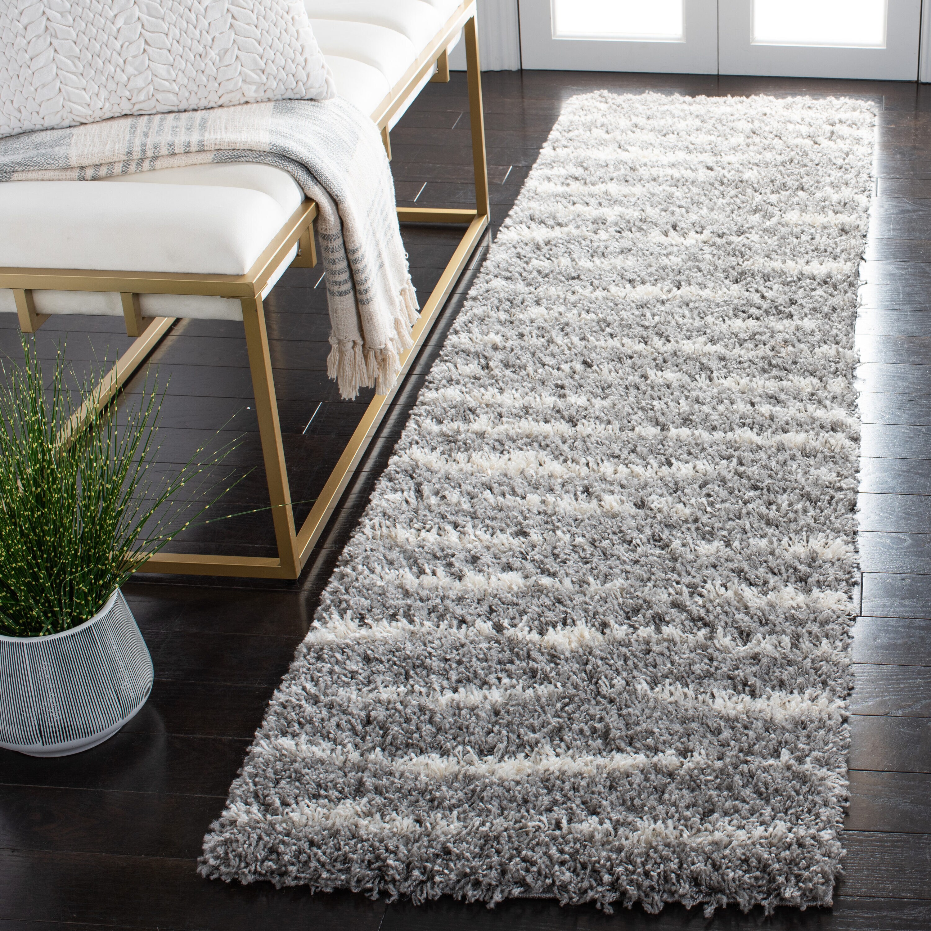 Safavieh - Venus Shag 603J Grey / Ivory 2ft-2in x 12ft