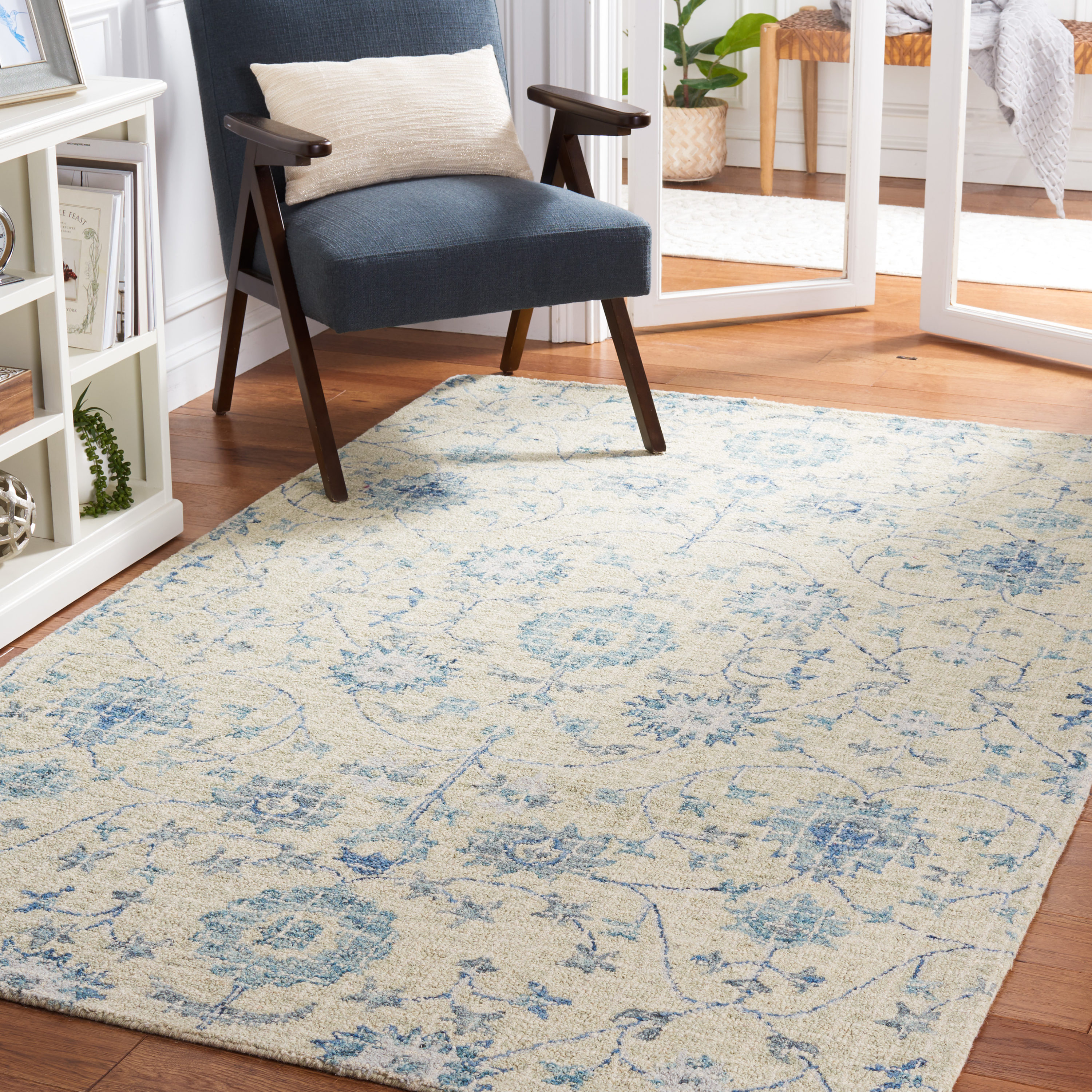 Handmade Tufted Blue Floral Wool Fur Reversible Rug 4' x 6'