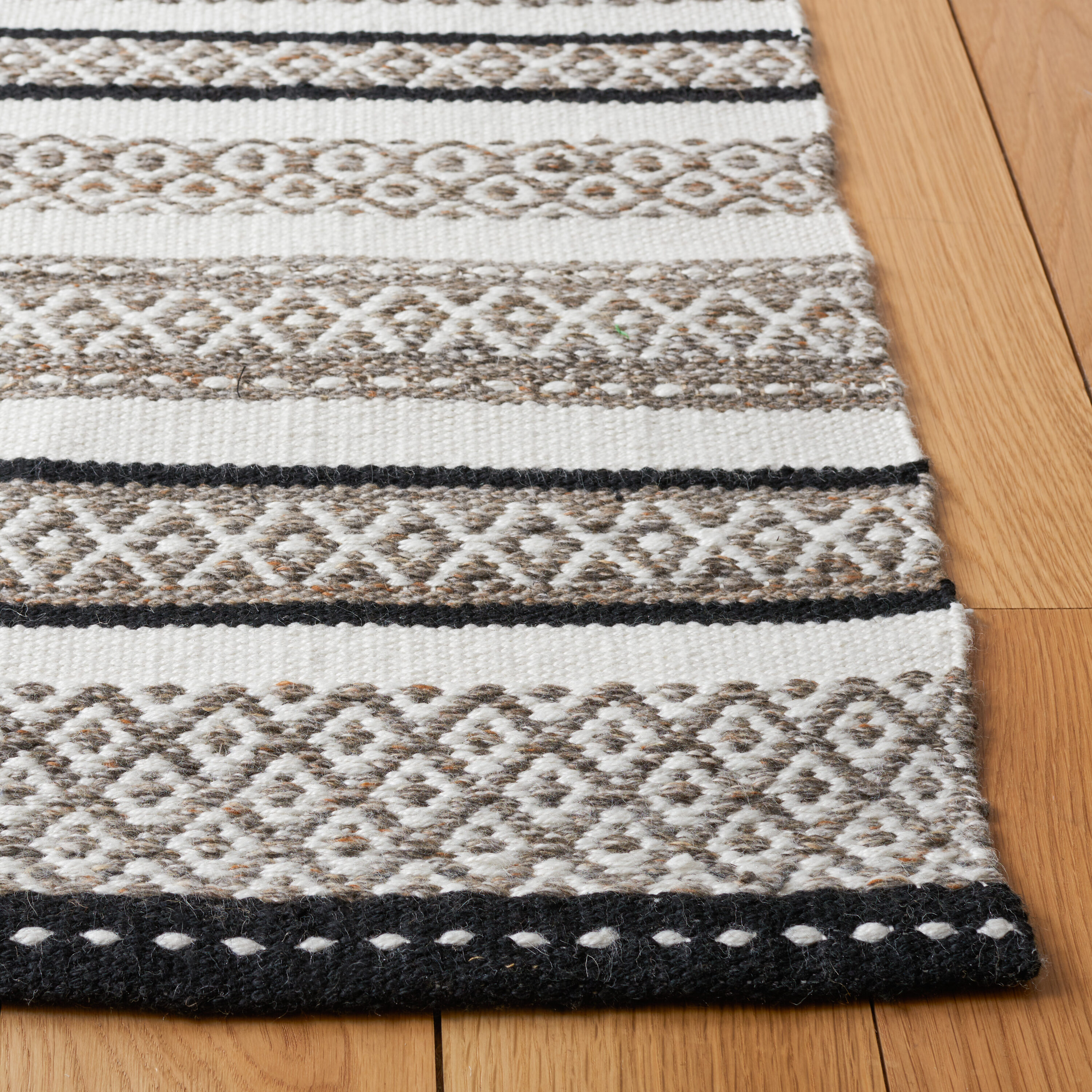 Safavieh STK102Z-5 rugs - View #6