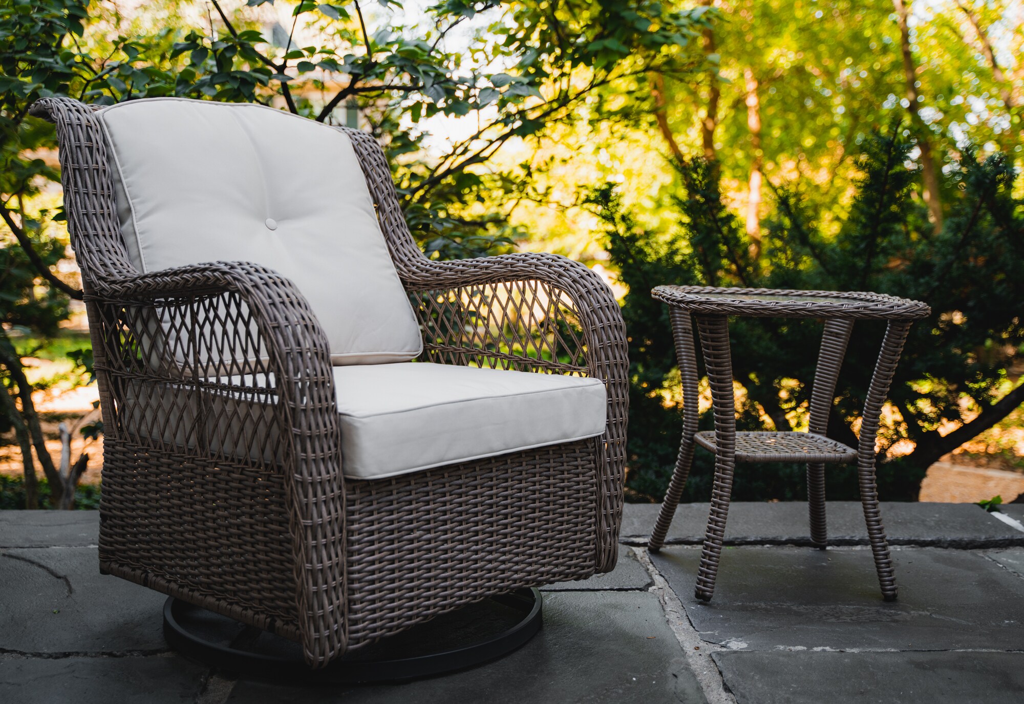 outdoor wicker glider chair