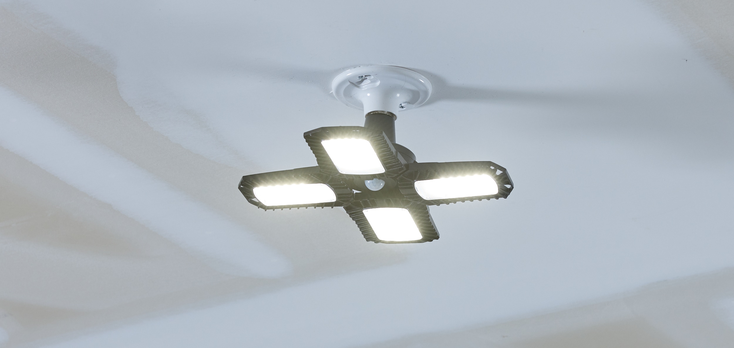 Utilitech Z-JG-120AL-M m040800 - View #4