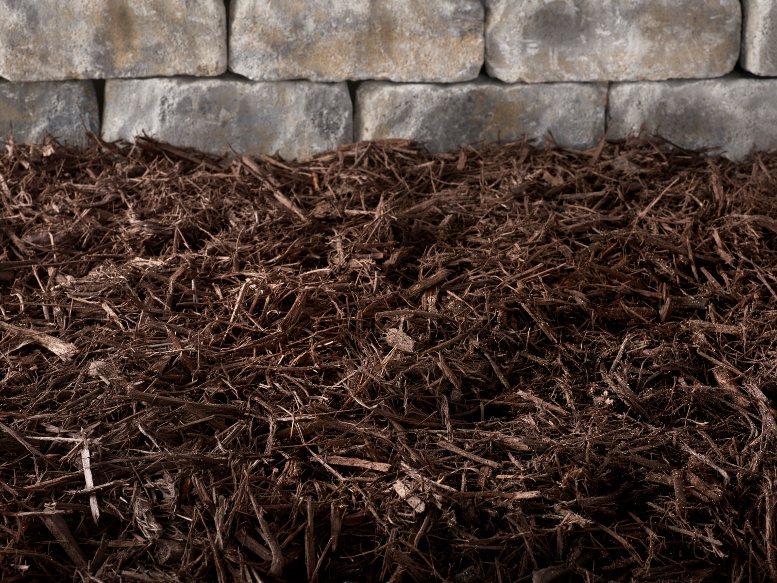 Timberline 2-cu ft All Natural Pine Bark Mulch in the Bagged Mulch  department at Lowes.com