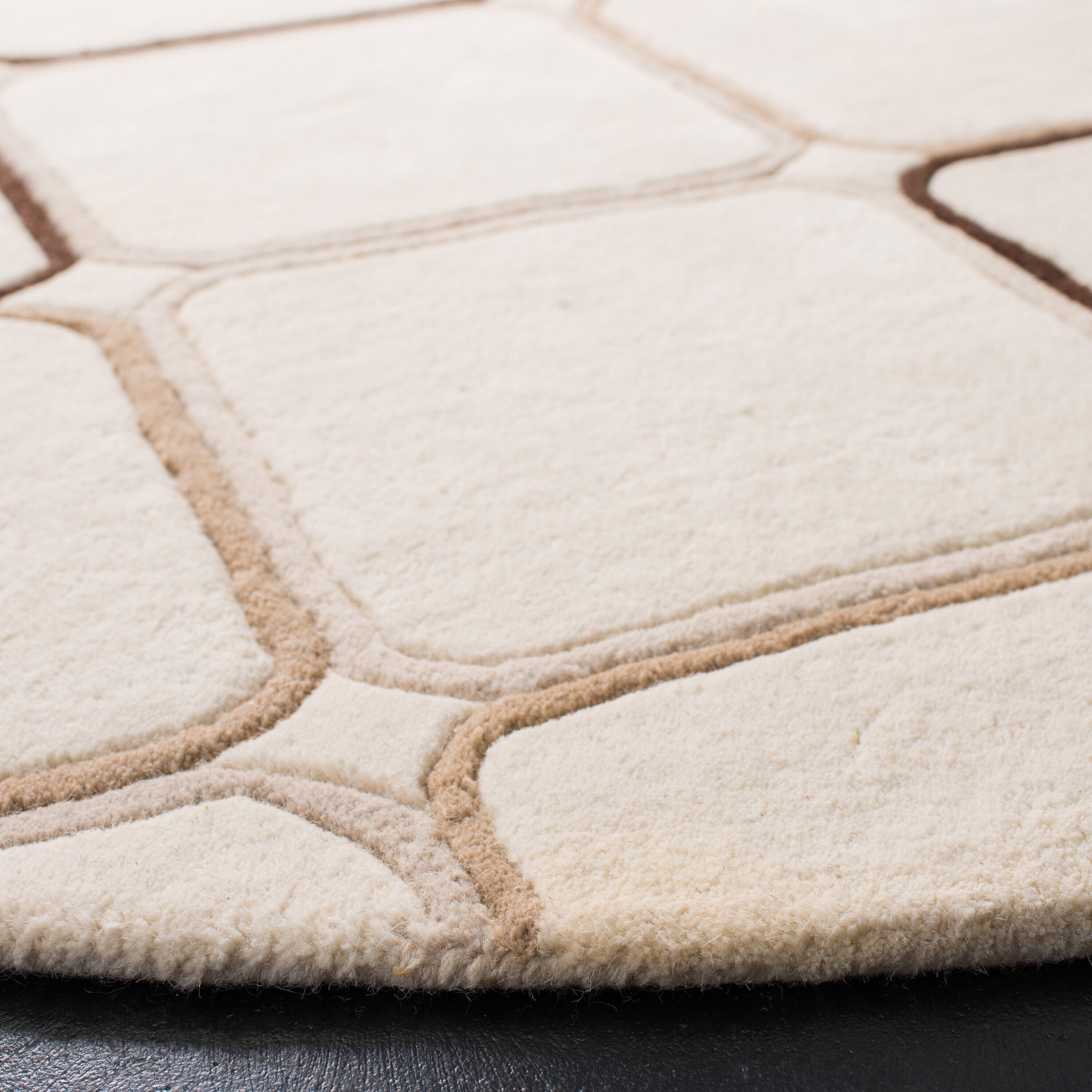 Safavieh SOH713A-6R rugs - View #2