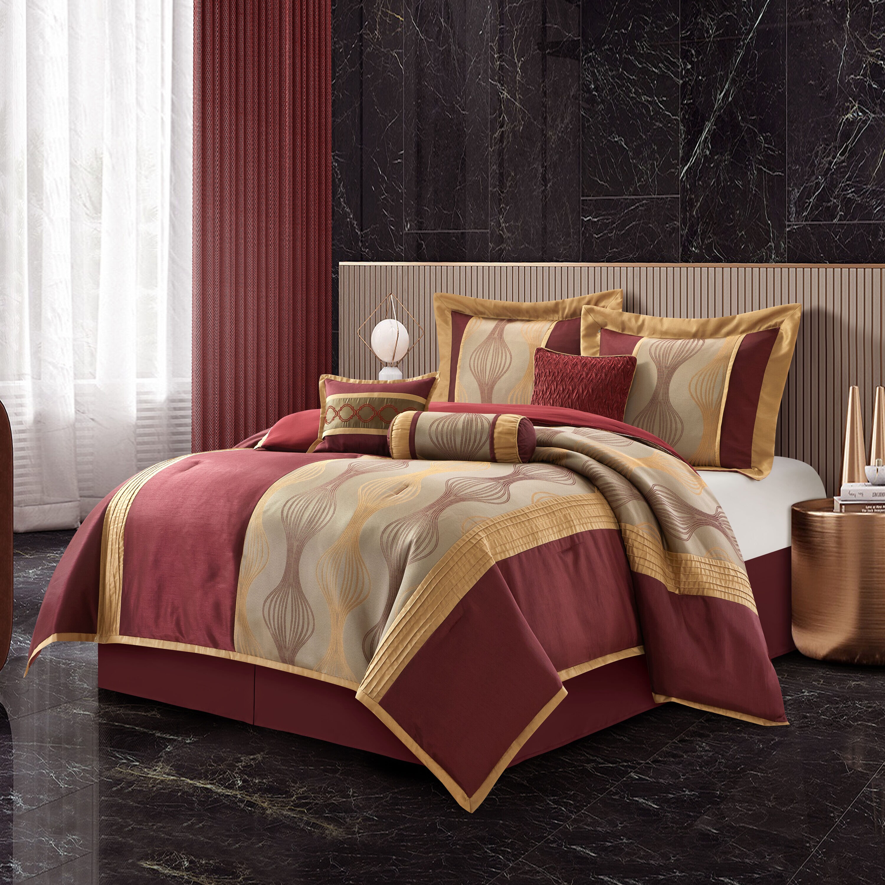 Tefia Jacquard 7 Piece Comforter Set California King / Black/Gold