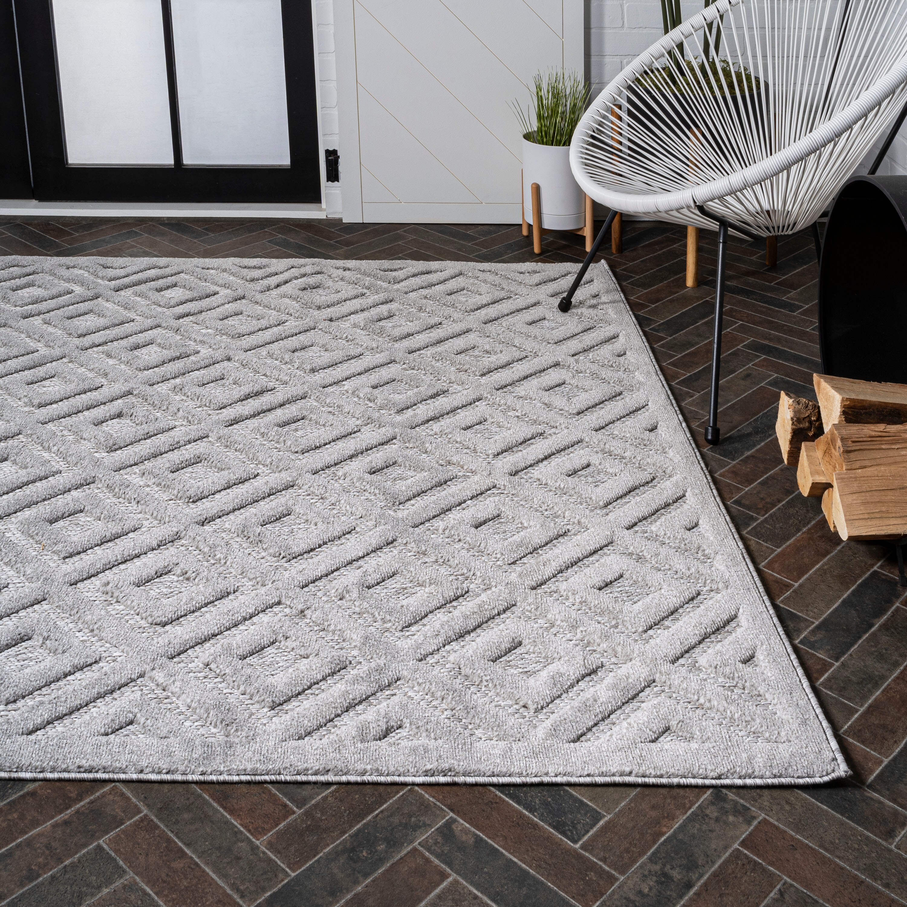 Elysian Light Gray Geometric Synthetic Indoor/Outdoor Rug