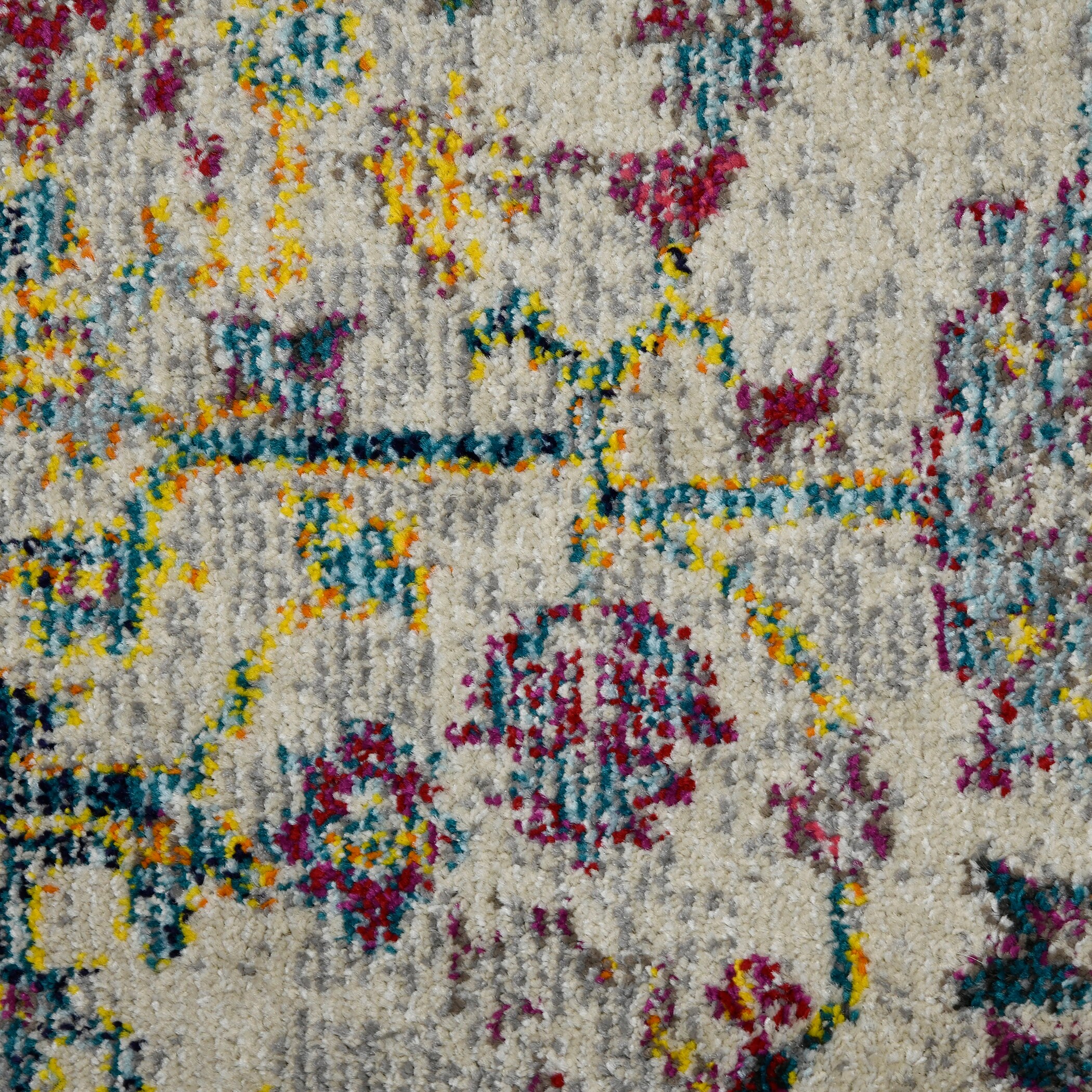 Uptown Bohemian Gray 5' x 7' Reversible Synthetic Area Rug