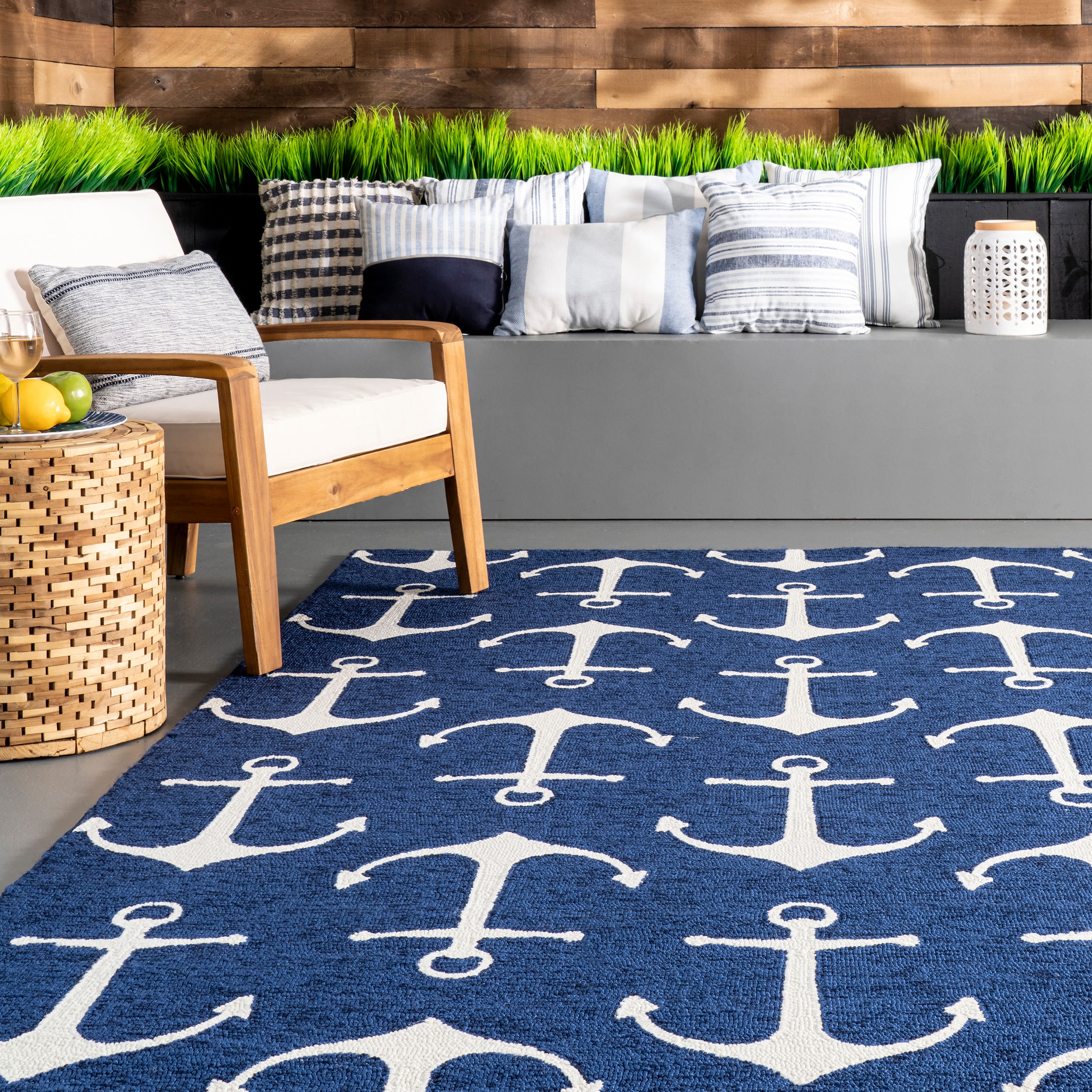 Navy and White Synthetic Coastal 4' x 6' Area Rug