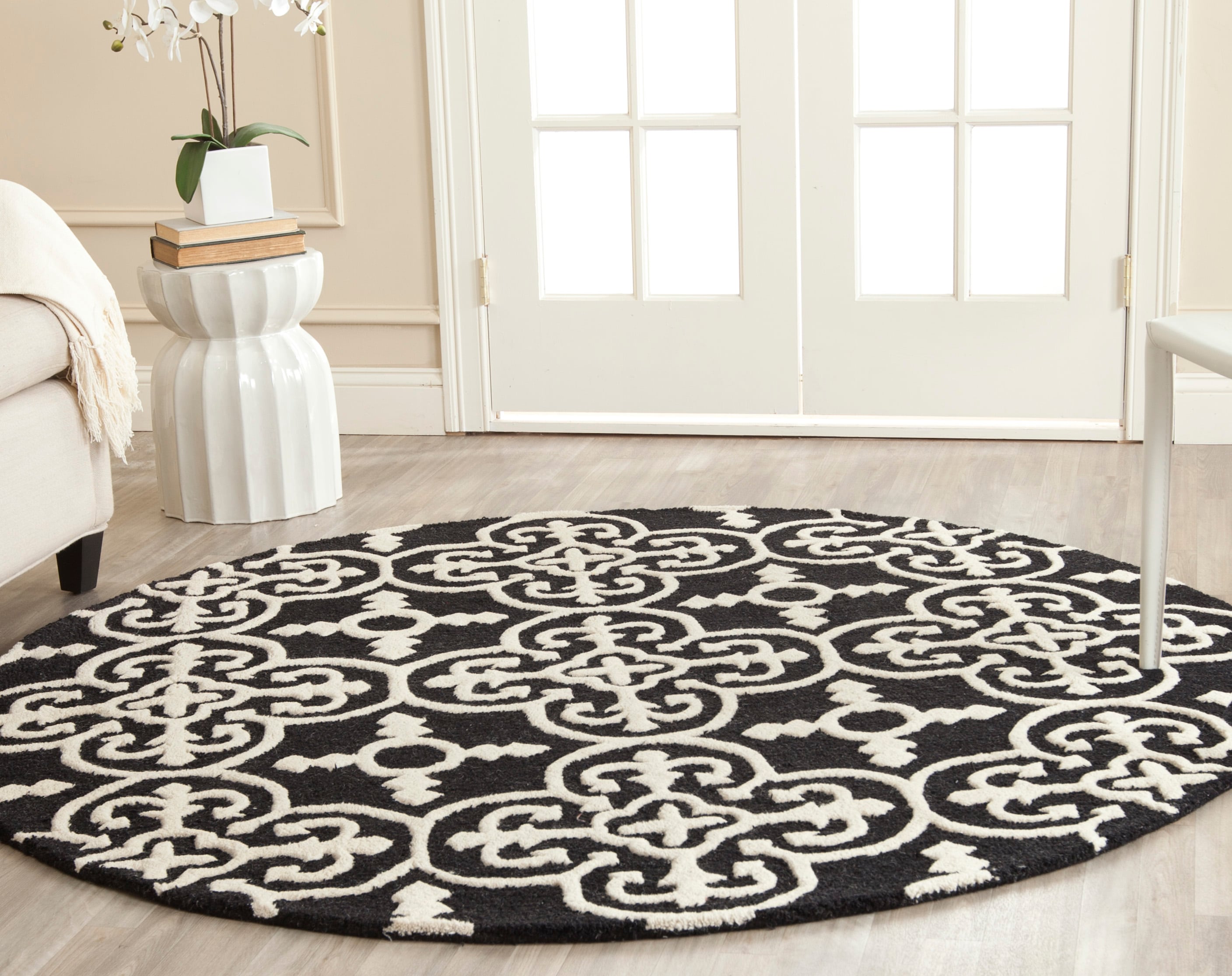  Cambridge 133 Black/Ivory Contemporary 6ft x 6ft Round Rug
