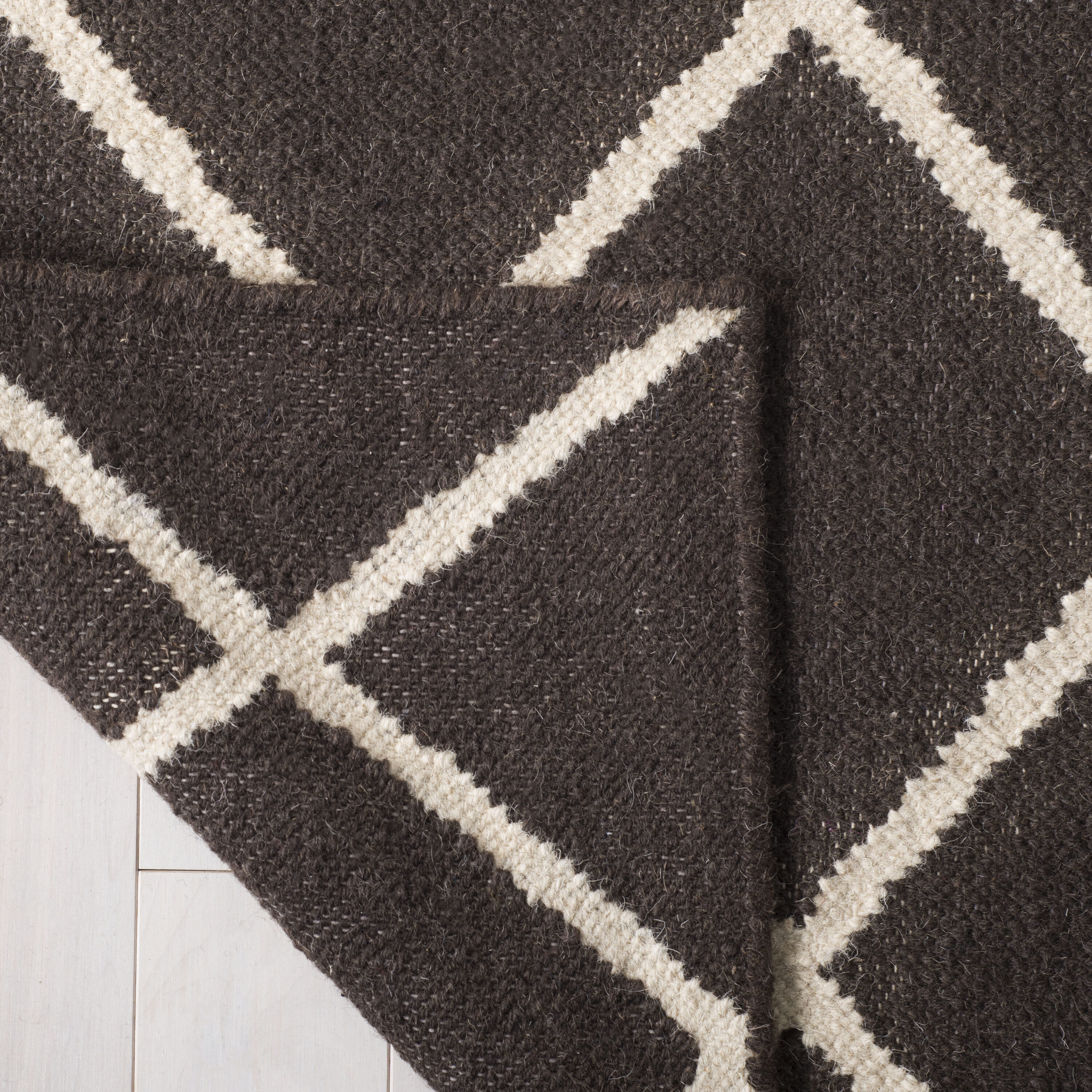 Safavieh DHU565C-210 rugs - View #3