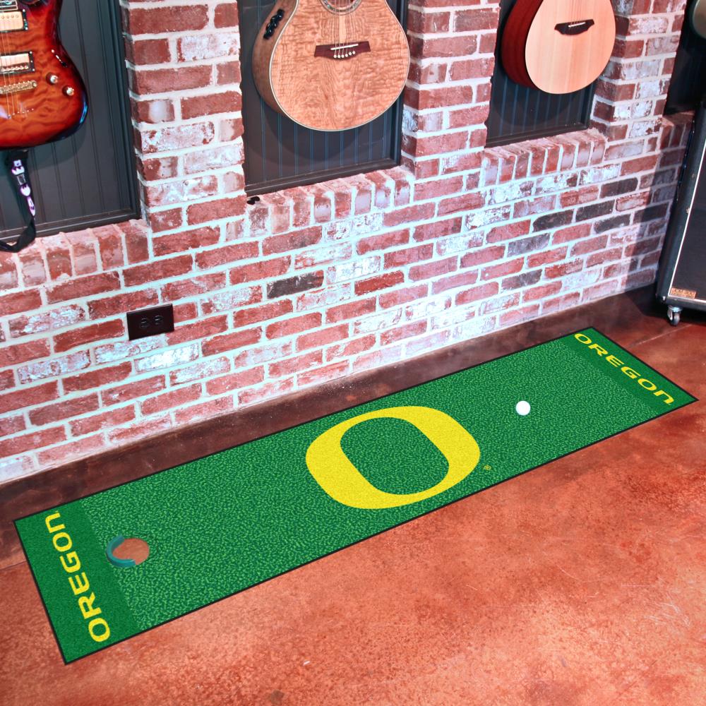 FANMATS 12812 1.5-ft x 6-ft NCAA Putting Green Mat Putting Green