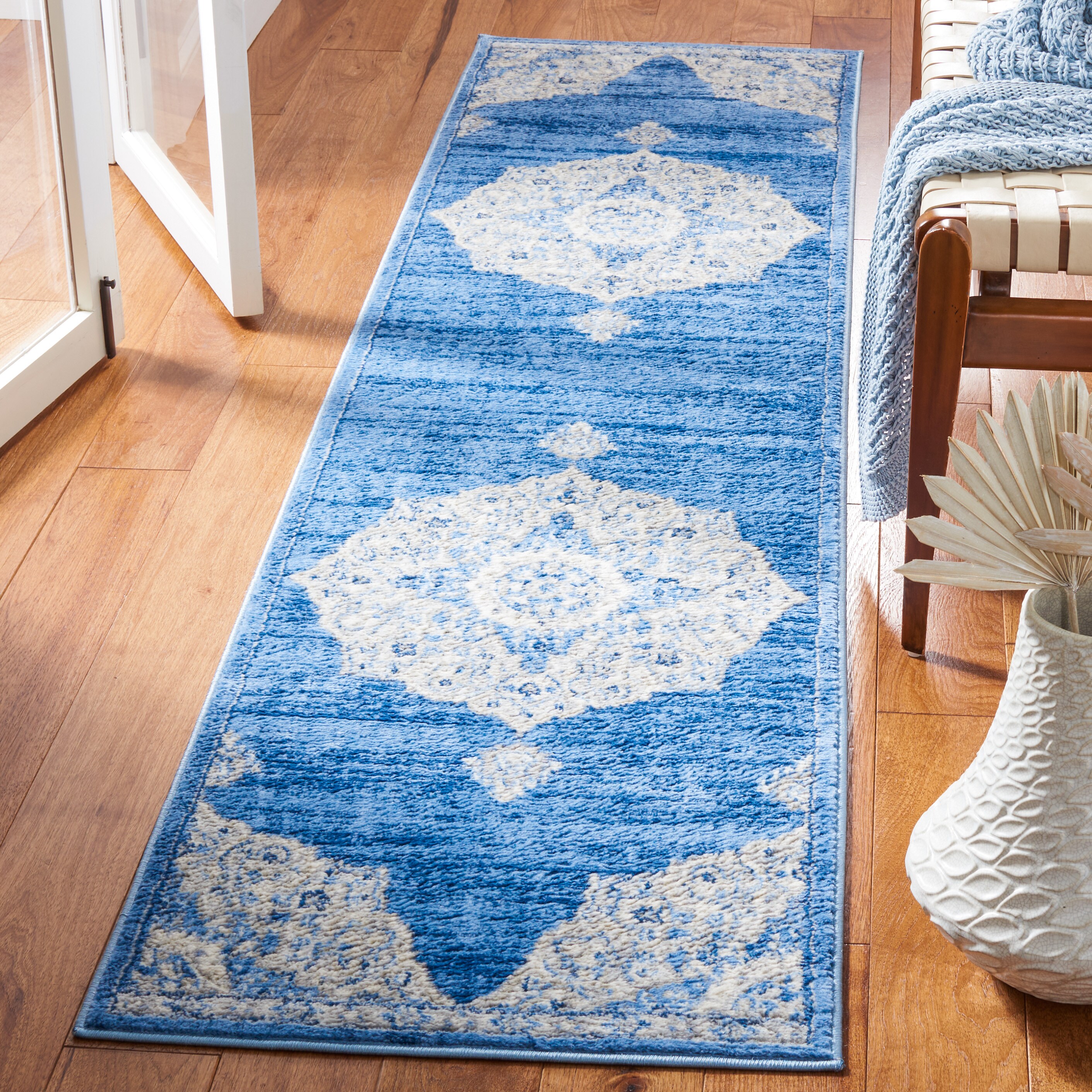 Safavieh BNT802M-28 Brentwood Coral 2 x 8 (ft) Loomed Polypropylene Blue/Gray Rectangular Indoor Distressed/Overdyed Vintage Runner rug