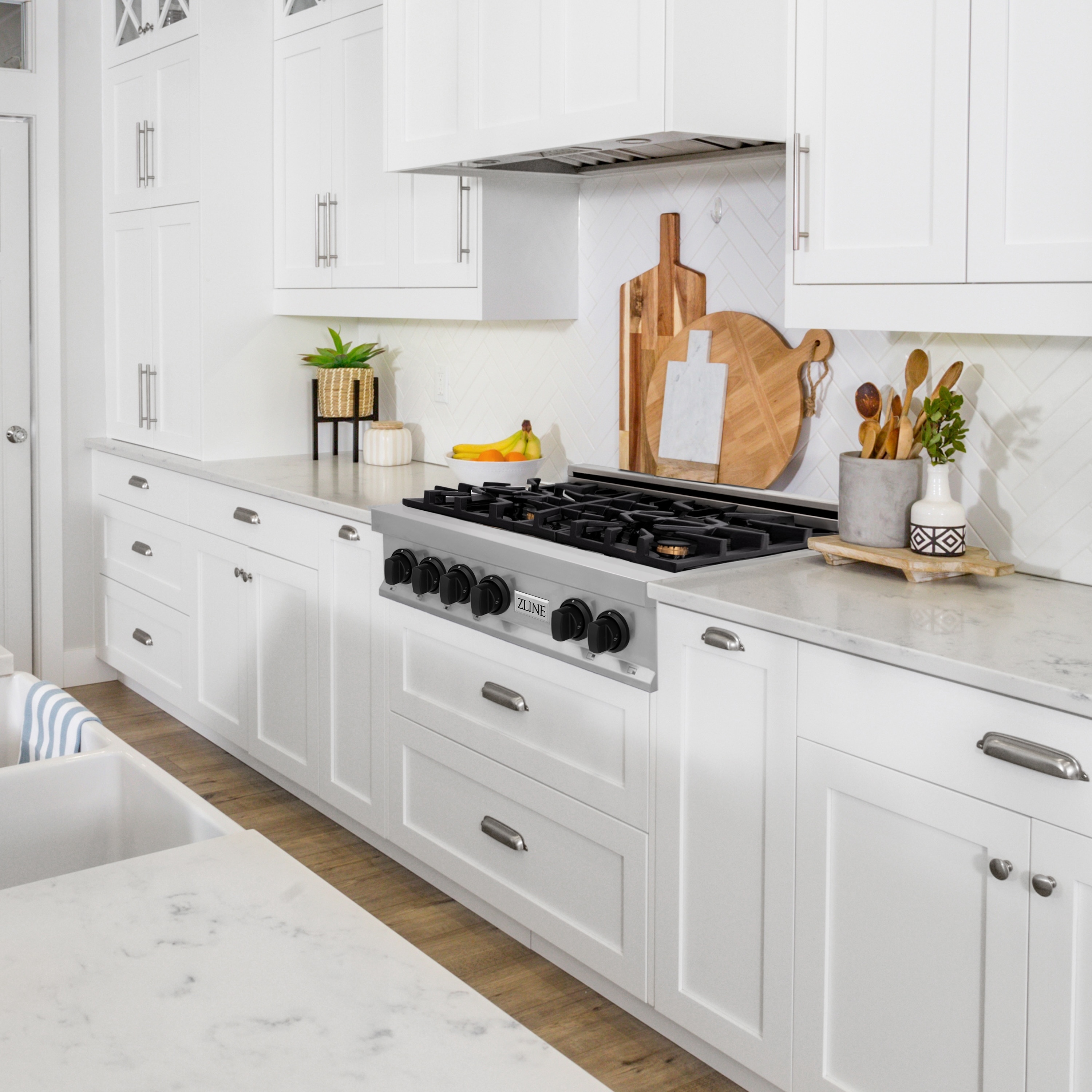 ZLINE 30" Stainless Steel 4-Burner Gas Rangetop with Matte Black Accents