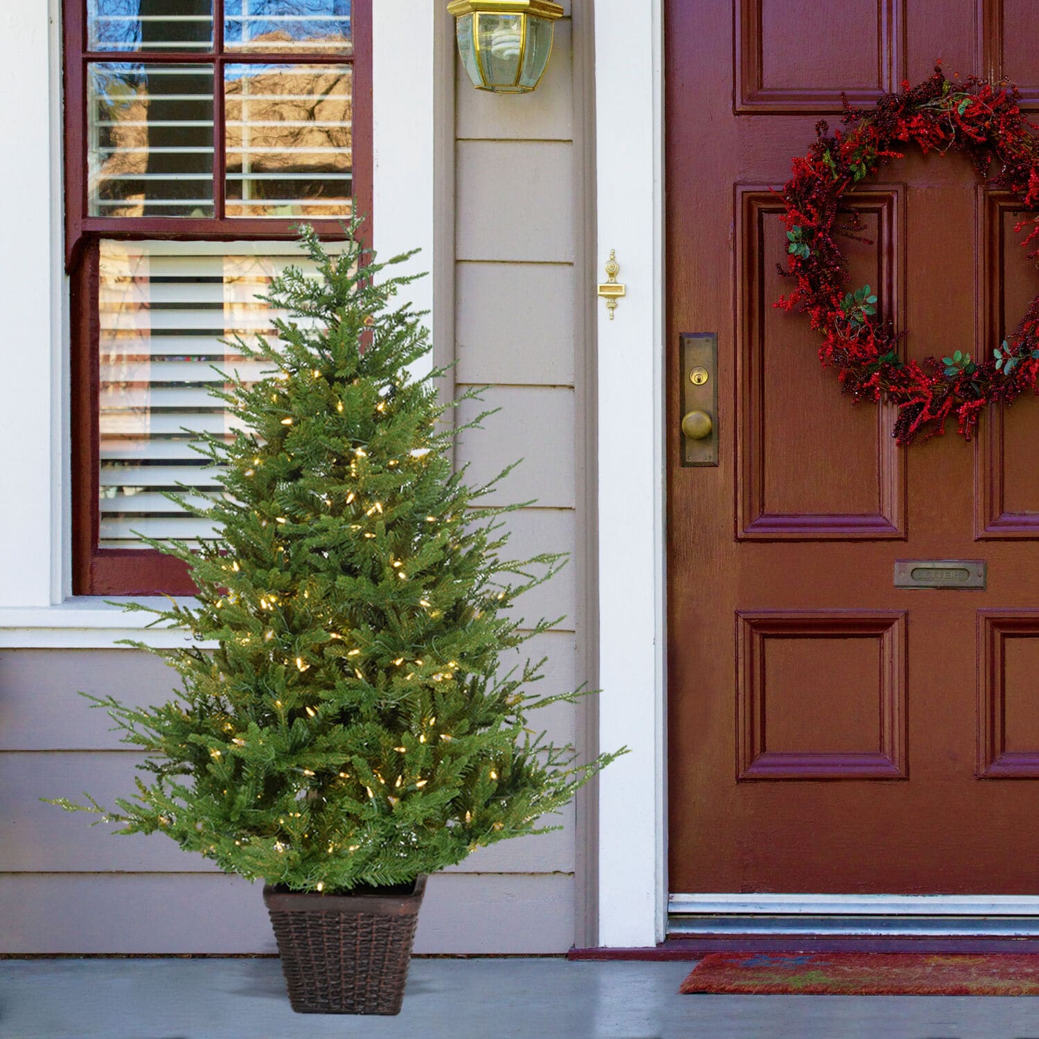 Fraser Hill Farm FFAD060P-5GR Artificial-Christmas-Trees - View #9