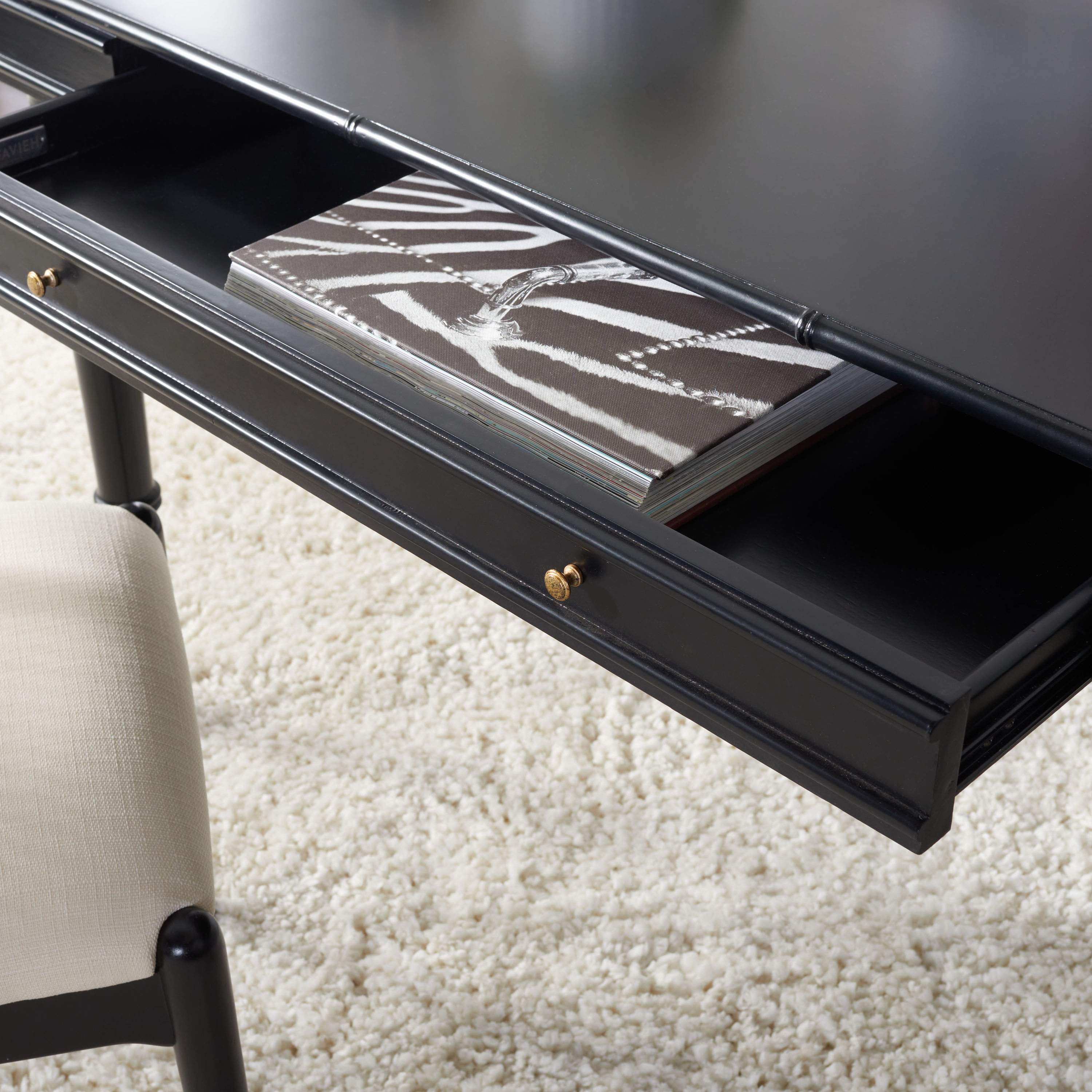 Safavieh Noely 23.6-in Black Modern/Contemporary Writing Safavieh Noely 23.6-in Black Modern/Contemporary Writing