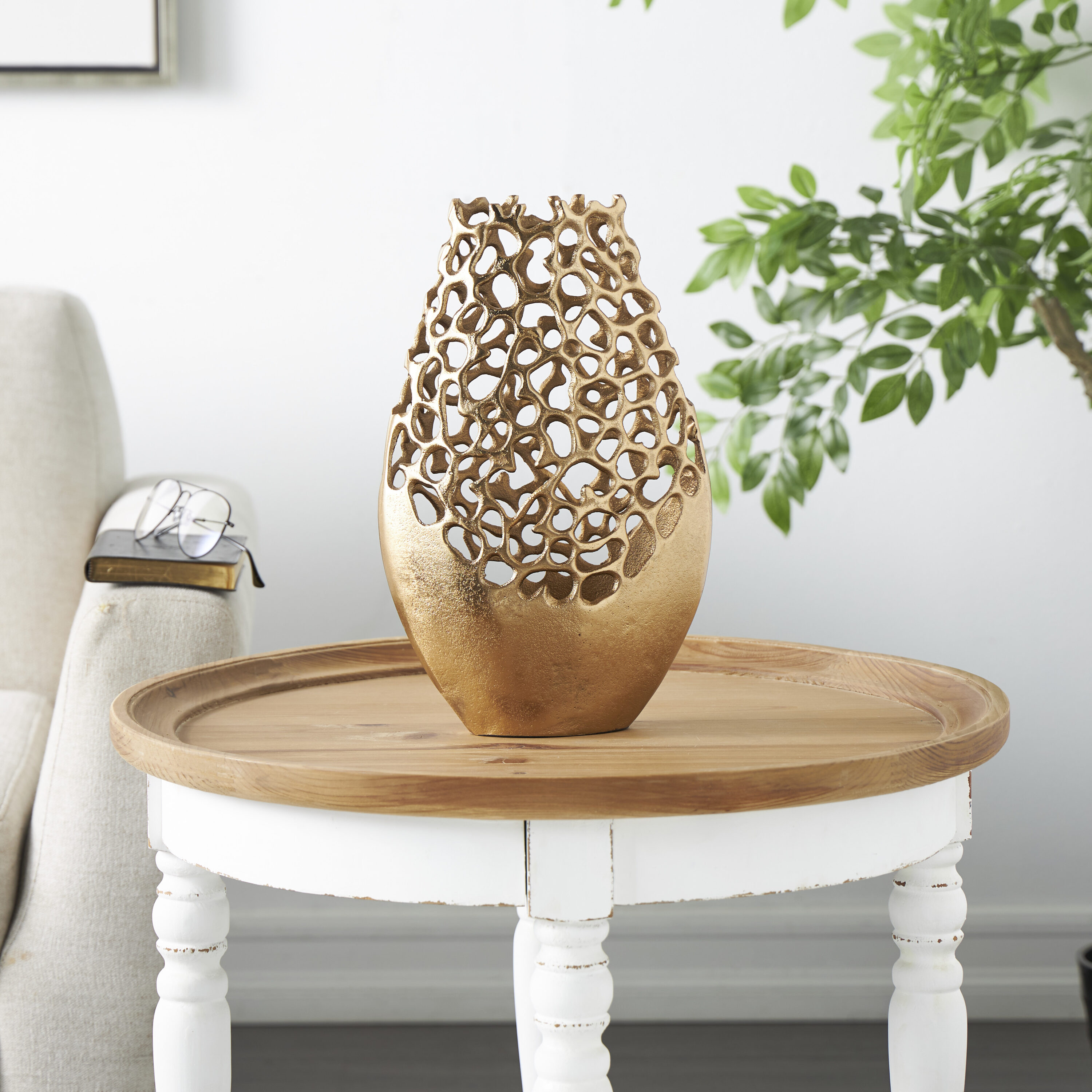 Grayson Lane 822191 Gold Aluminum Modern Vase
