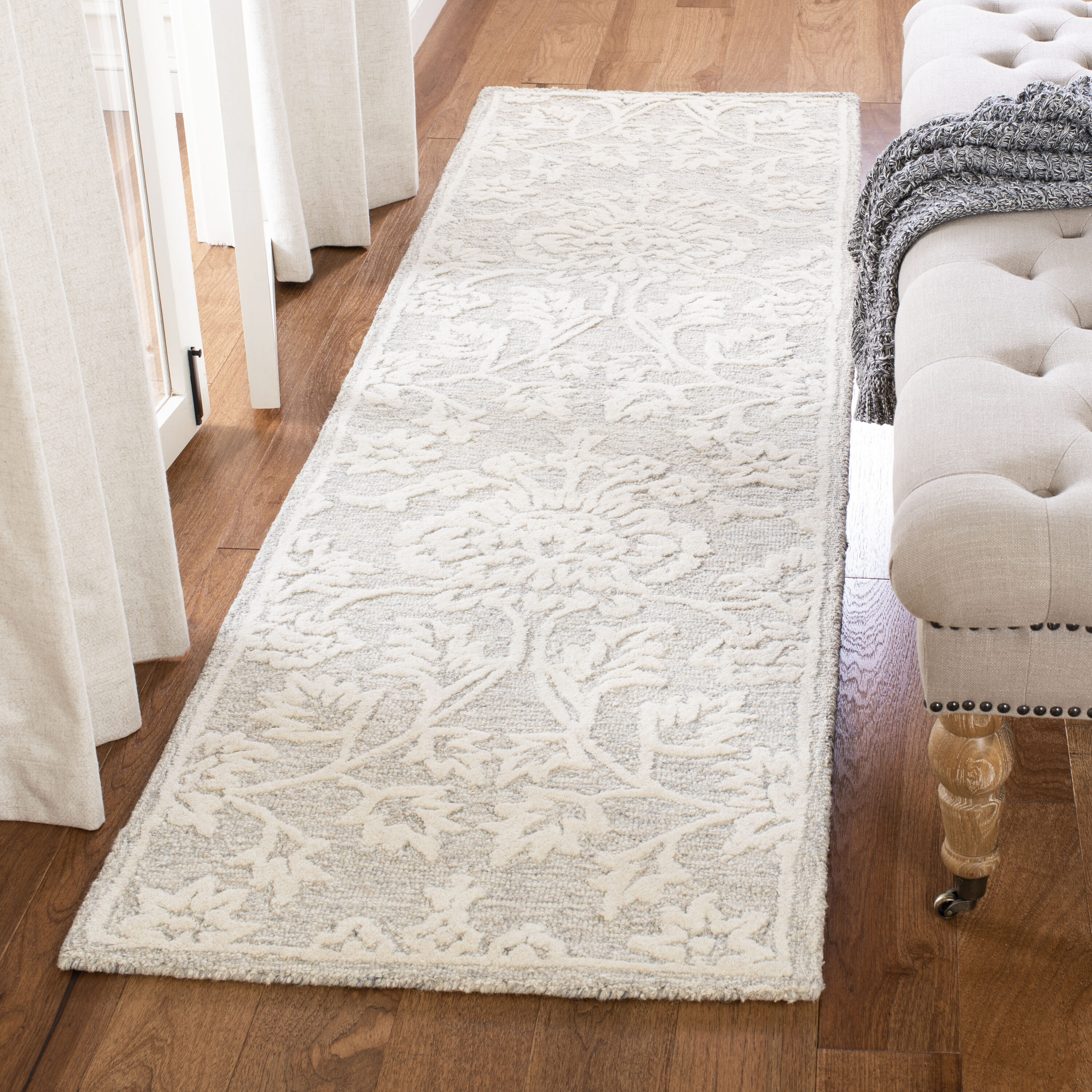 Safavieh GLM651B-28 Glamour Hera 2 x 8 (ft) Tufted Wool Beige/Ivory Rectangular Indoor Floral/Botanical Farmhouse/Cottage Runner rug