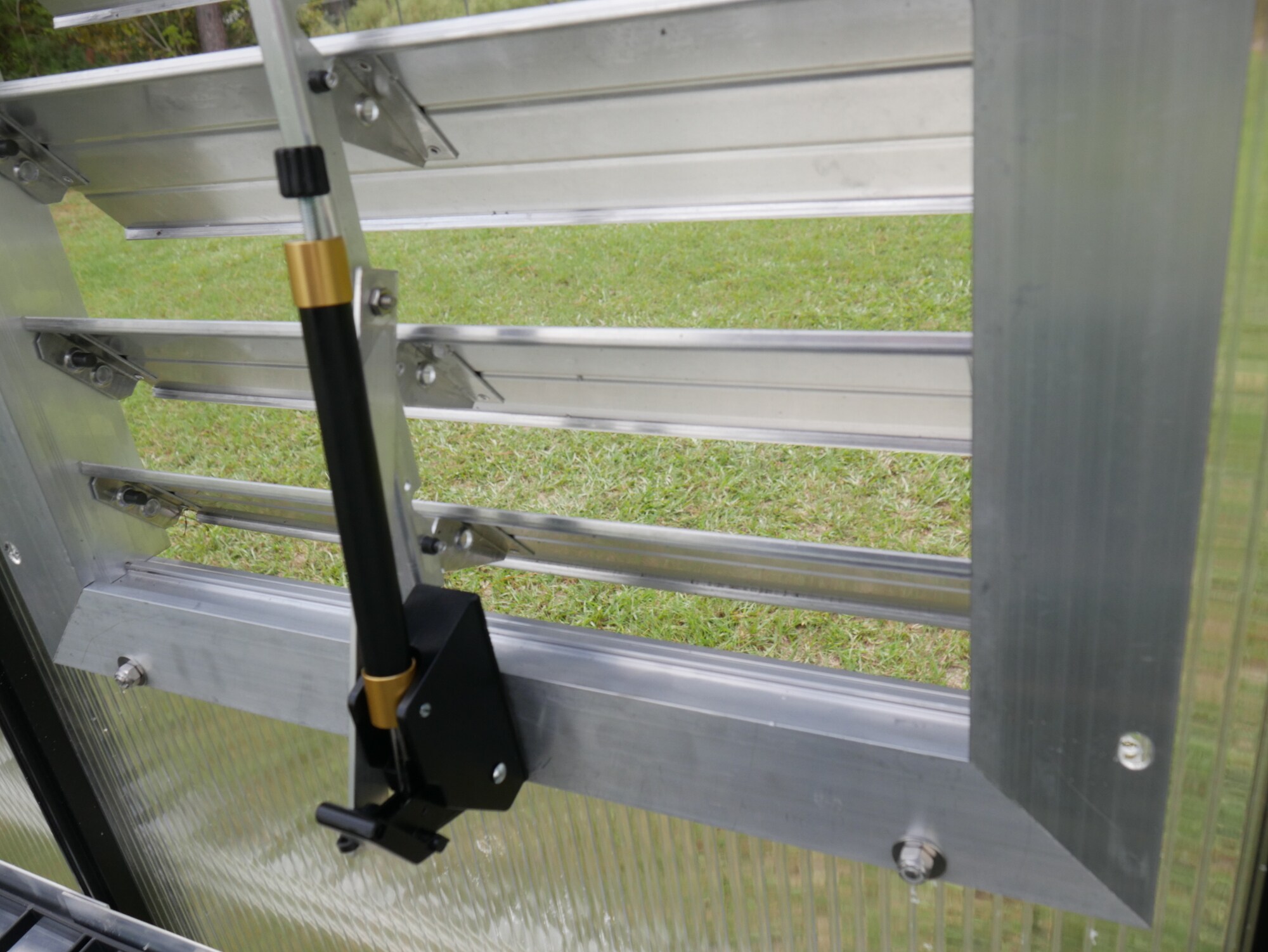 Monticello RSI-WV Greenhouse-Vent-Openers - View #2