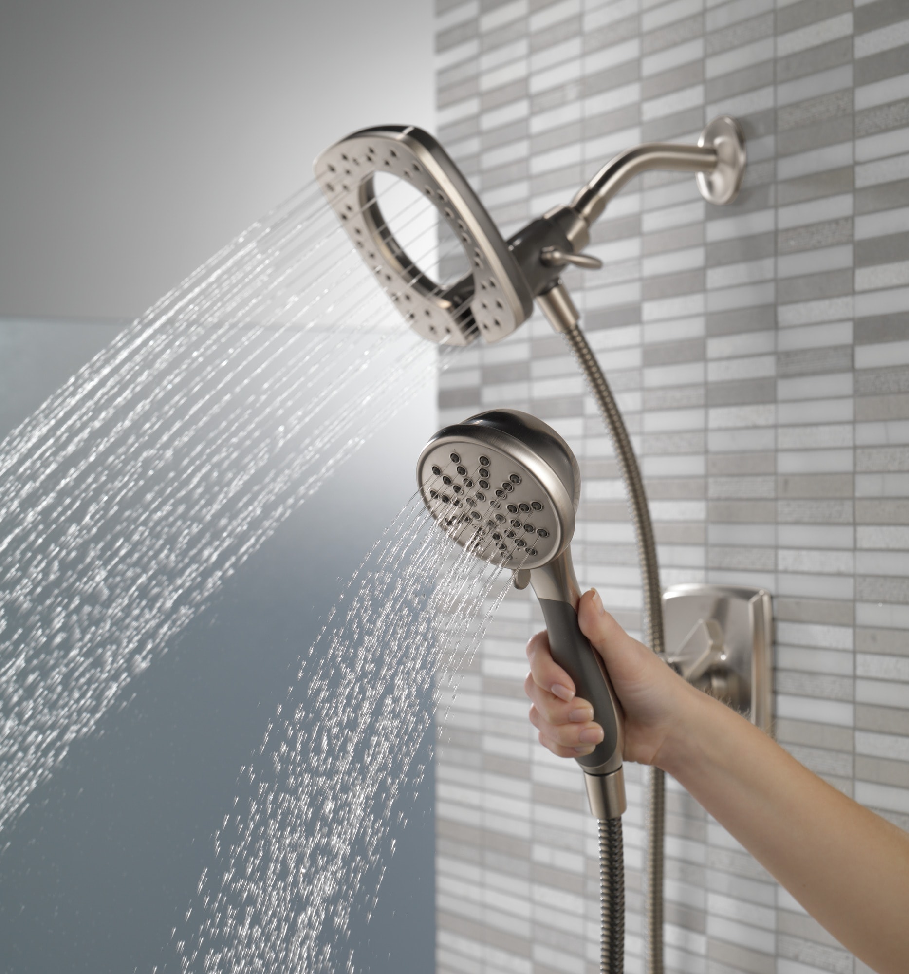 Delta Ashlyn Stainless 2-handle Multi-function Round Shower Faucet ...