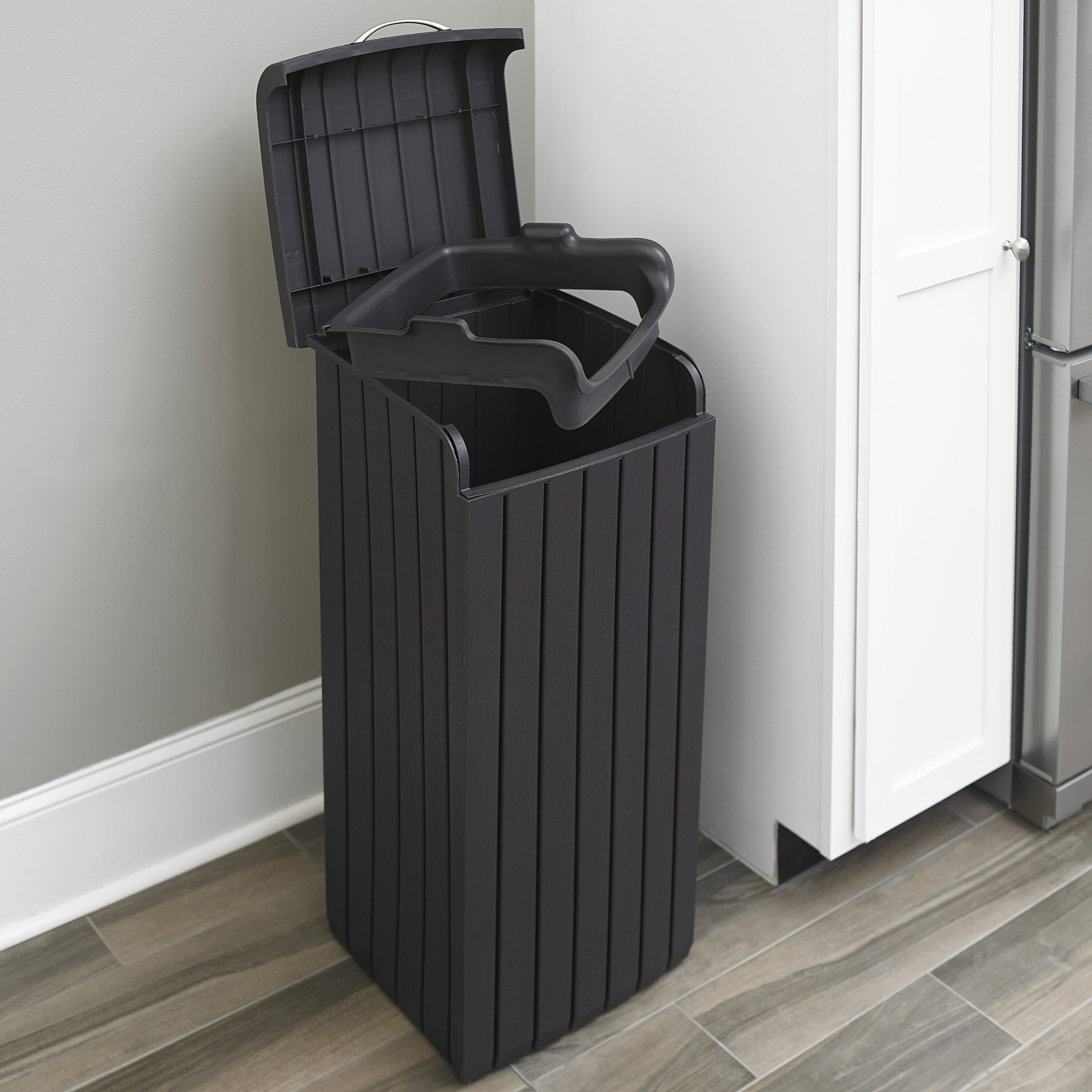 Keter 32 Gallon Brown Resin Swing/Push Lid Trash Can in the Trash